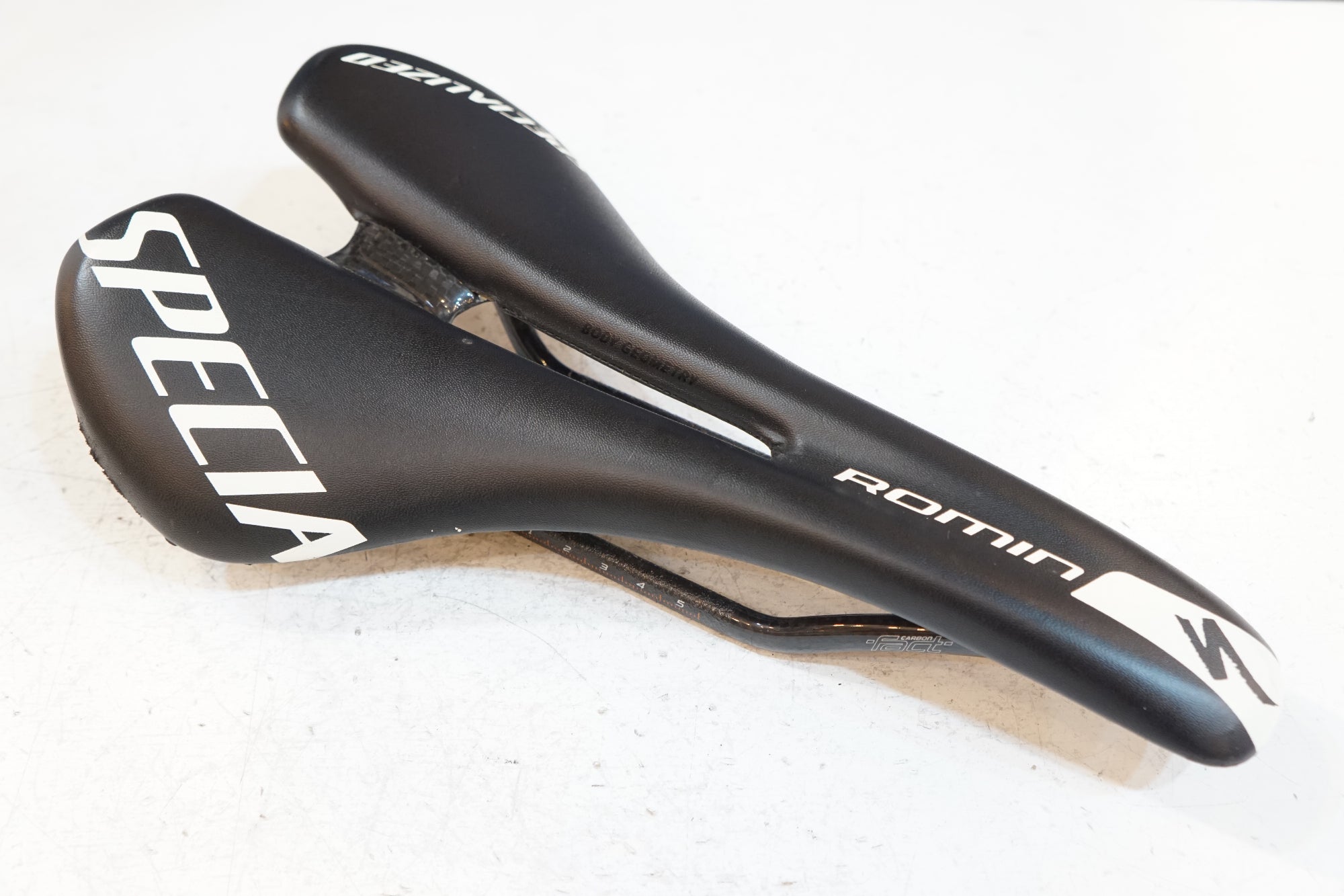 SPECIALIZED 「スペシャライズド」 ROMIN サドル / バイチャリ浦和ベース