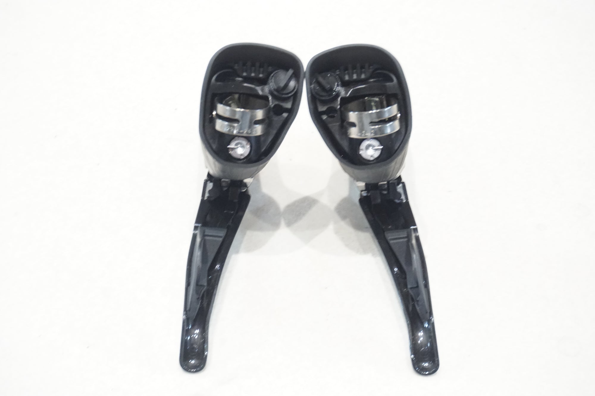 SHIMANO 「シマノ」 ULTEGRA ST-R8020 デュアルコントロールレバーセット / 横浜戸塚店