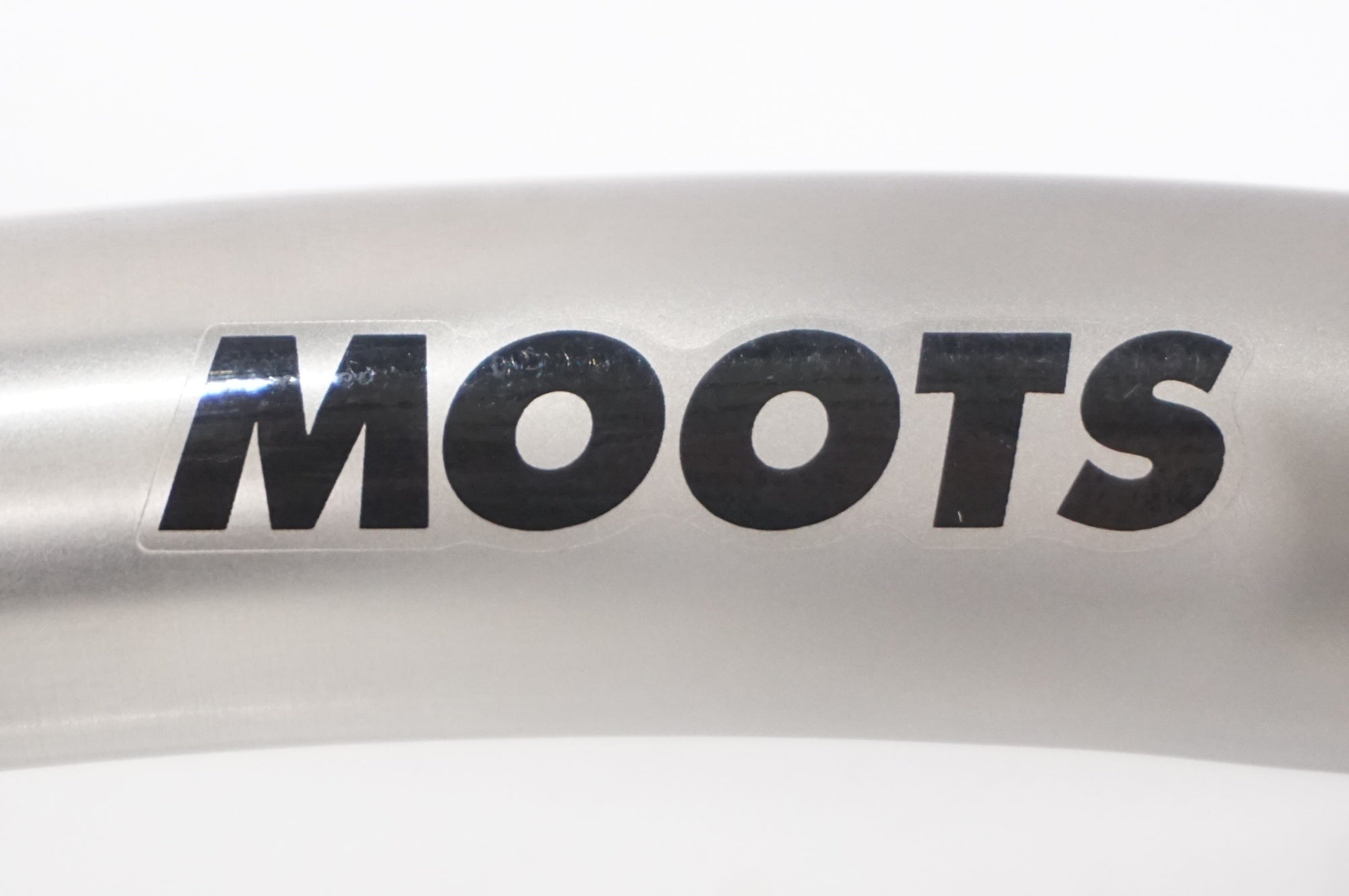 MOOTS 「ムーツ」 チタン φ30.9 約380mm シートポスト / AKIBA店
