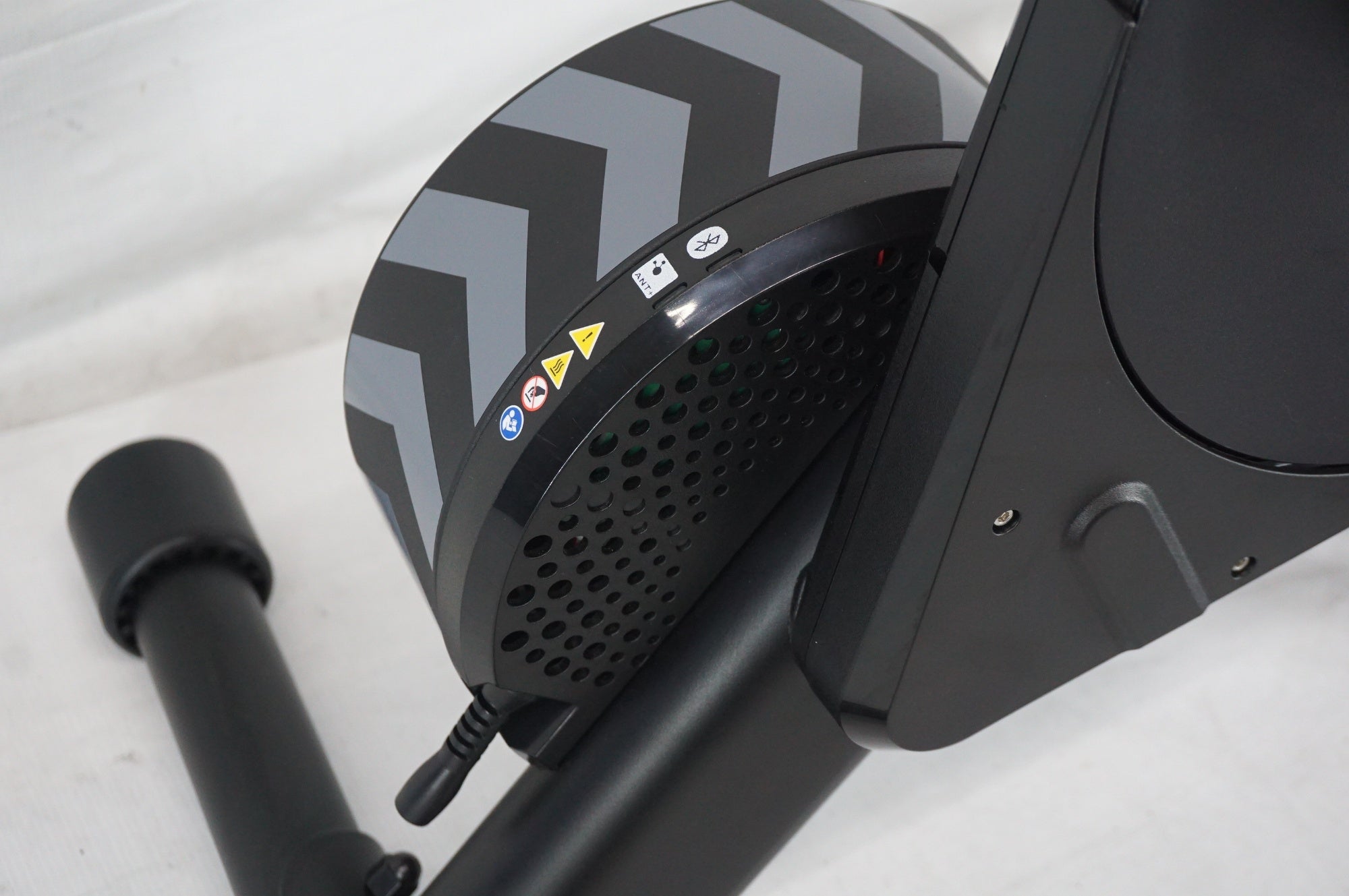 WAHOO 「ワフー」 KICKR CORE ZWIFT ONE スマートトレーナー / 阪急塚口店