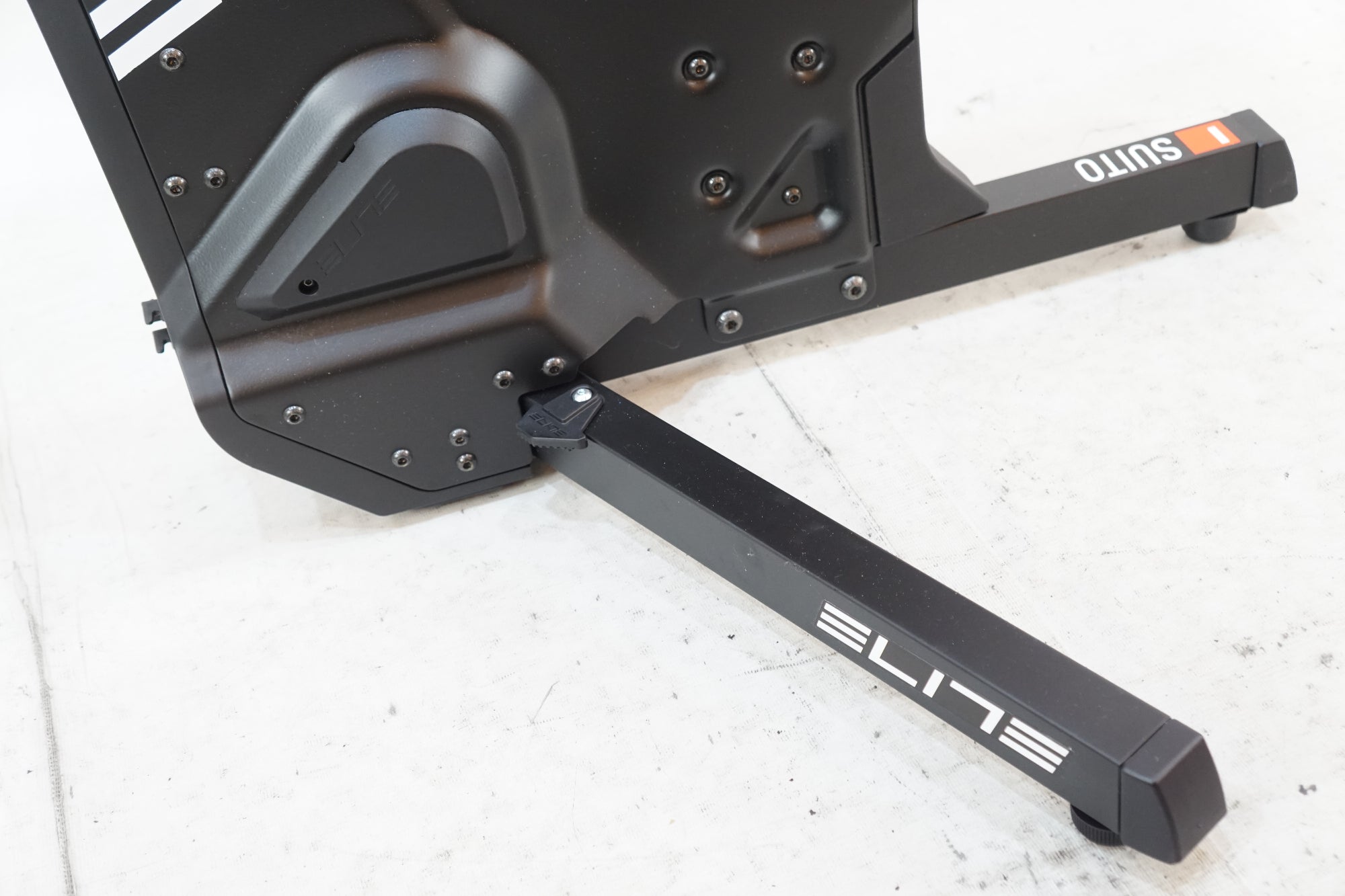 ELITE 「エリート」 SUITO スマートトレーナー / バイチャリ浦和ベース