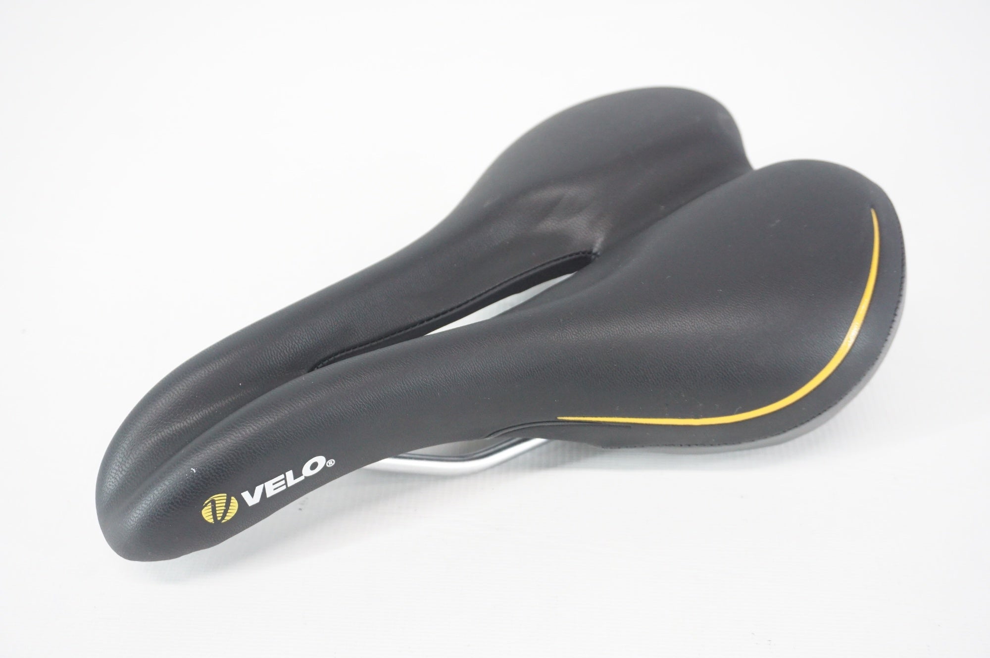 VELO 「ベロ」 サドル / 阪急塚口店