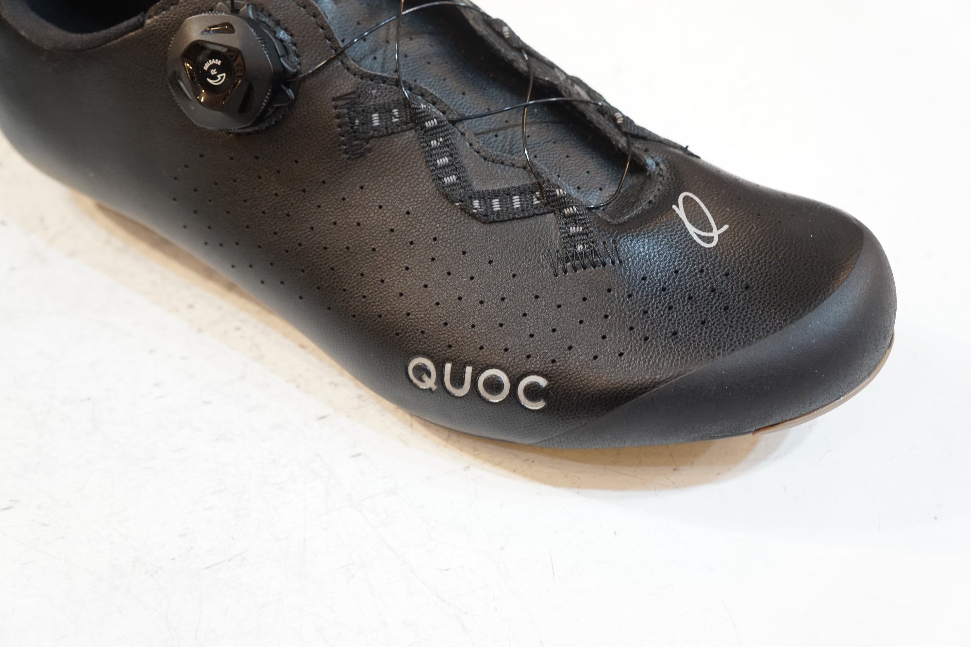 QUOC 「クオック」 ESCAPE ROAD EU43 シューズ / バイチャリ浦和ベース