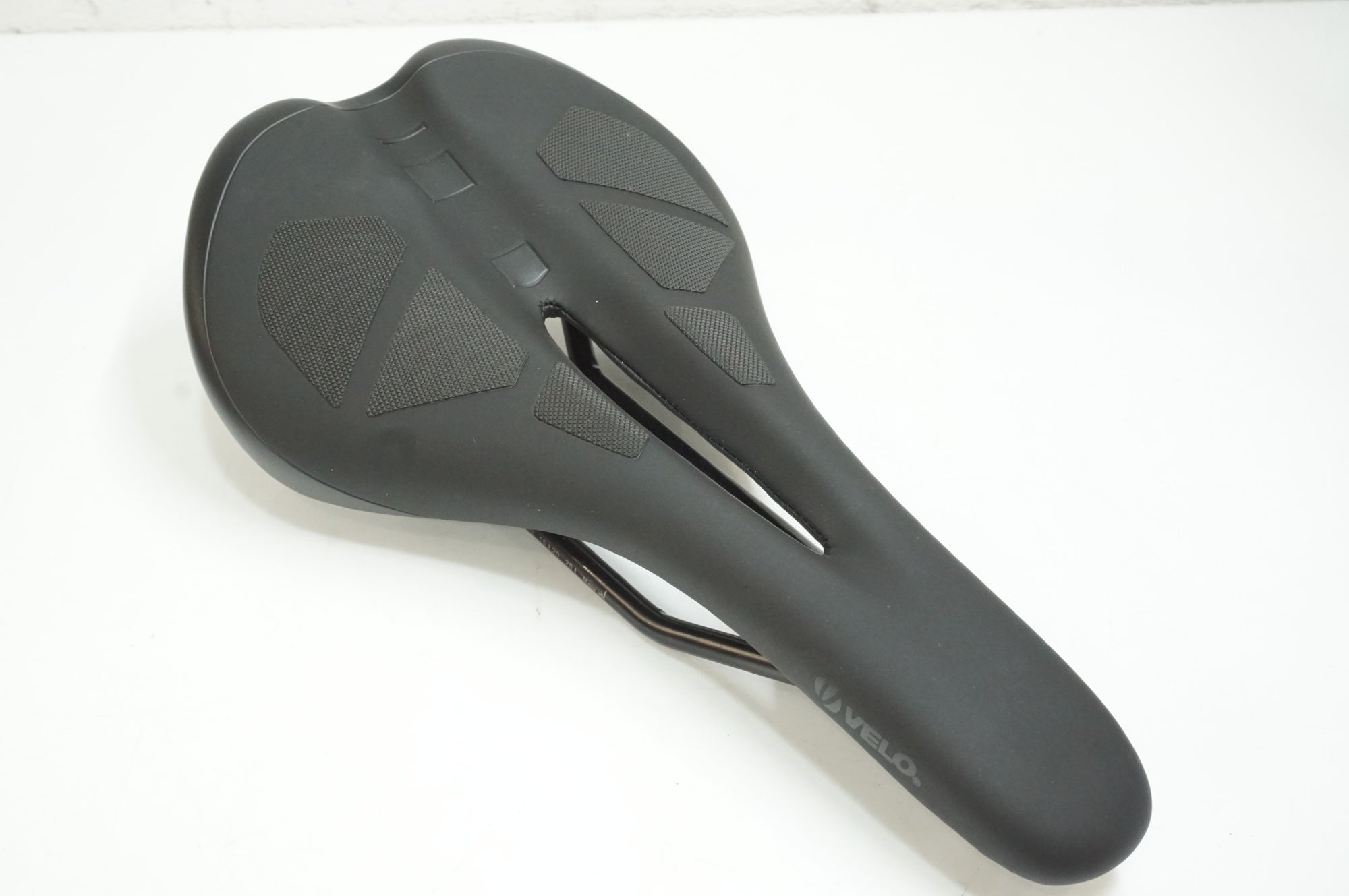 VELO 「ベロ」 サドル / 大宮店