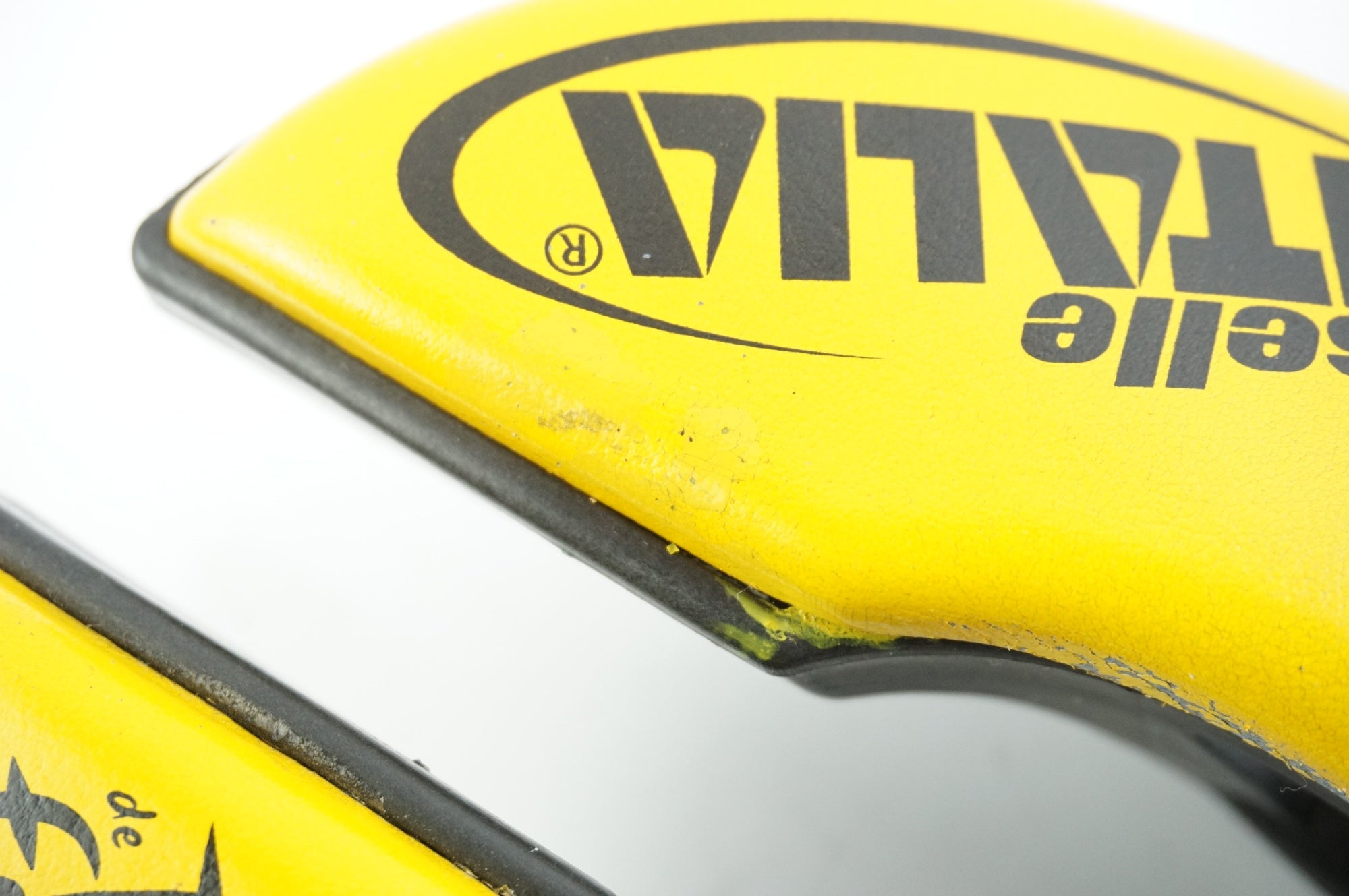 SELLE ITALIA 「セライタリア」 SP-01 SUPER FLOW KIT CARBONIO TDF EDITION サドル / 中目黒店