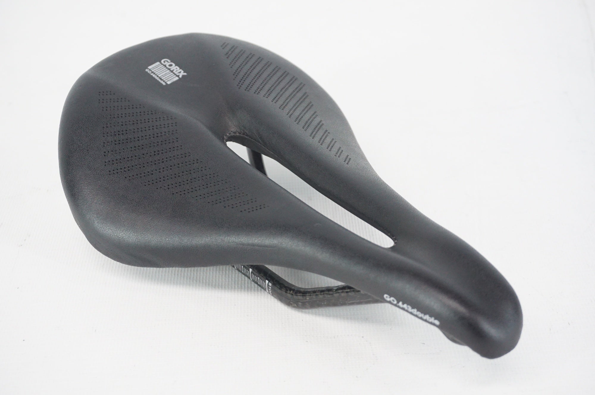 GORIX 「ゴリックス」 GO.643DOUBLE カーボン サドル / 阪急塚口店