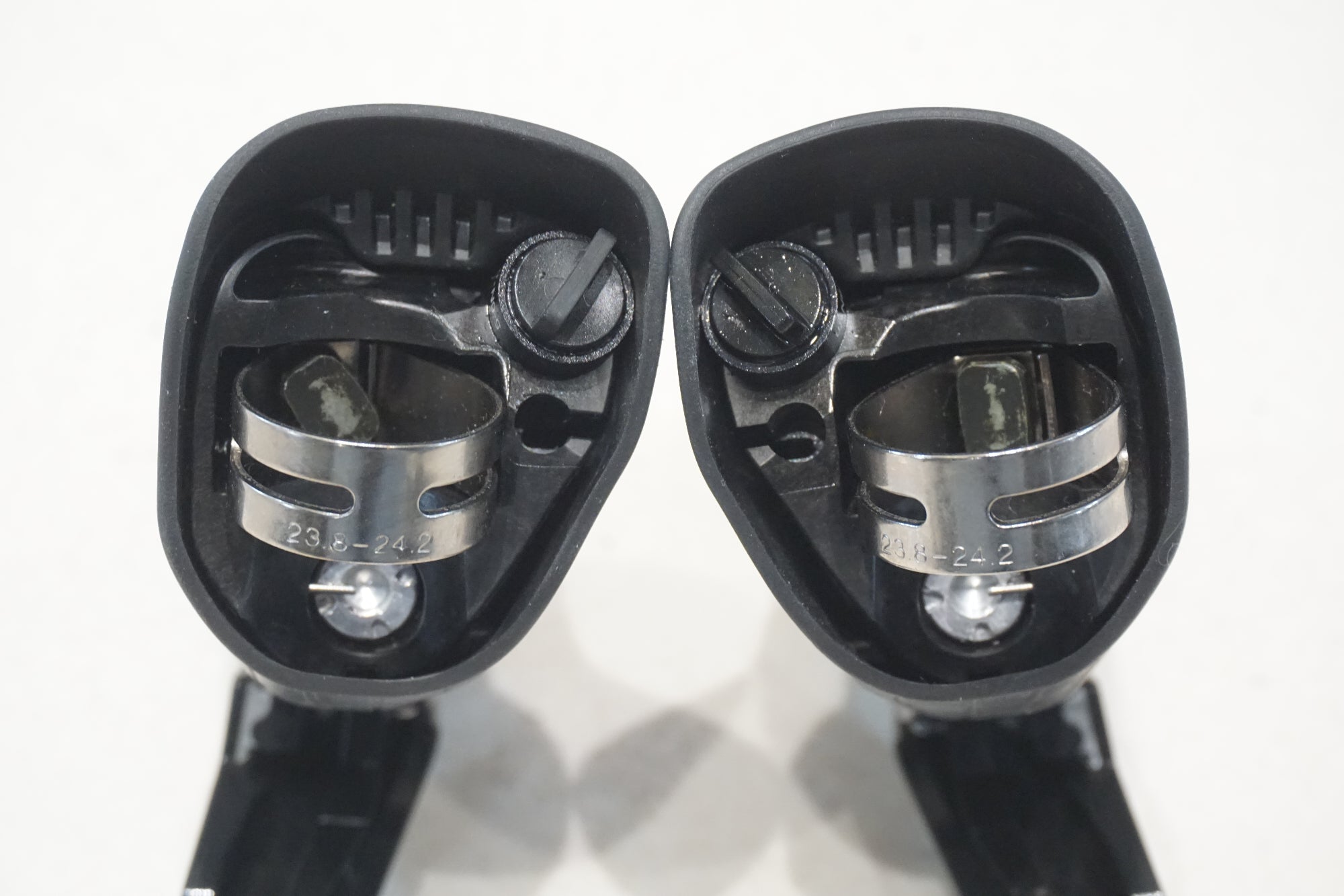 SHIMANO 「シマノ」 ULTEGRA ST-R8020 デュアルコントロールレバーセット / 横浜戸塚店