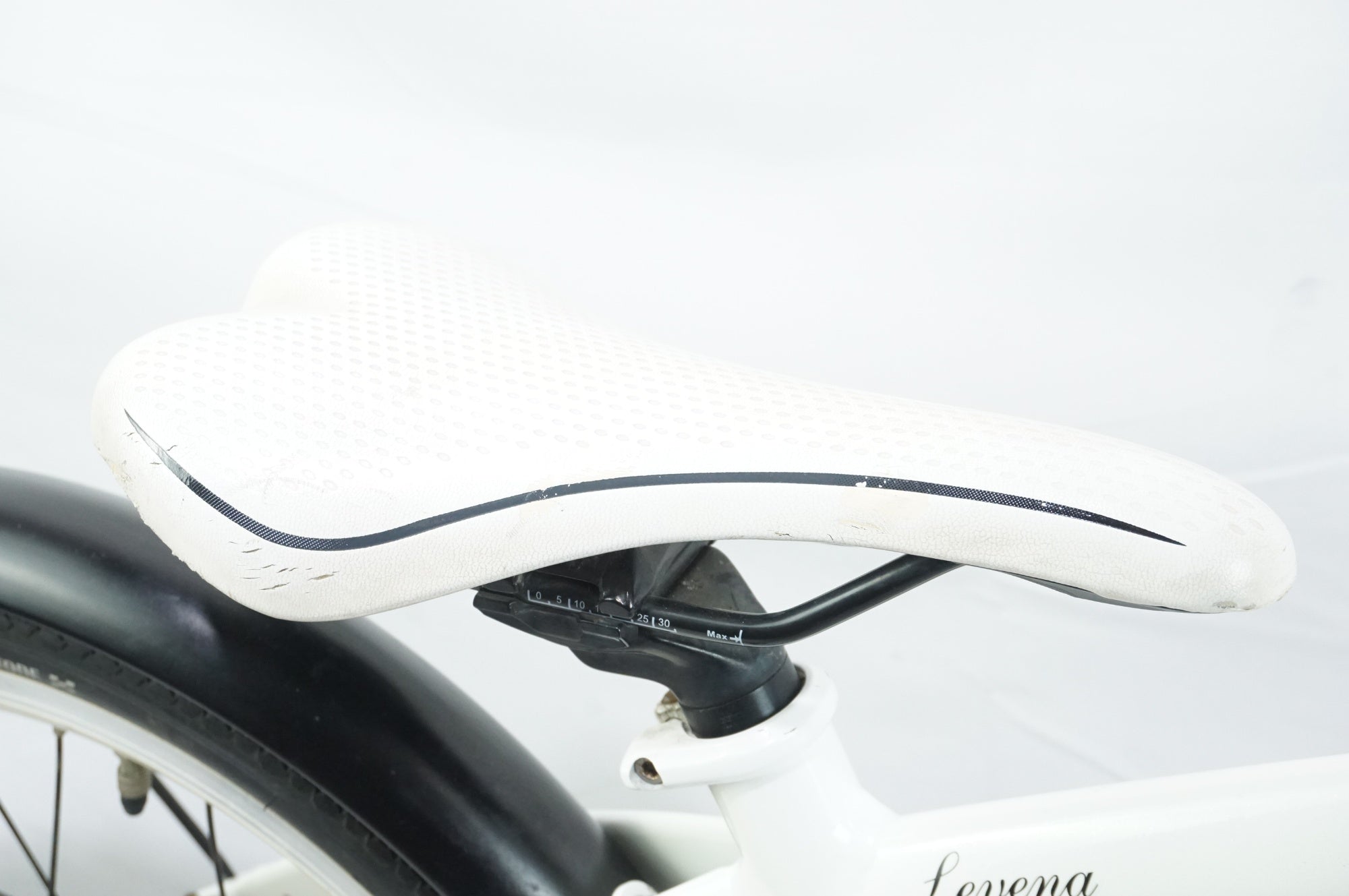 BRIDGESTONE 「ブリヂストン」 LEVENA 18 2020年モデル 18インチ キッズバイク / 中目黒店