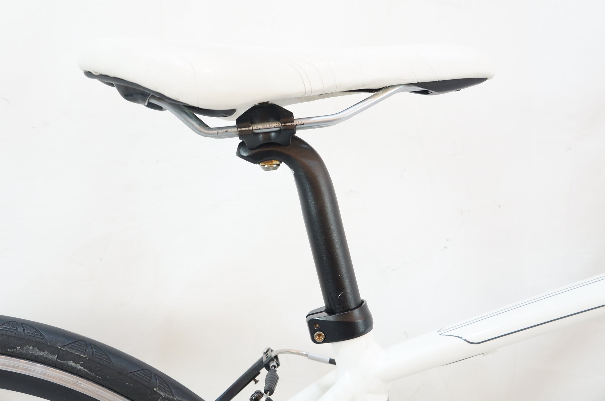 GIANT 「ジャイアント」 ESCAPE RX1 2015年モデル クロスバイク / バイチャリ浦和ベース