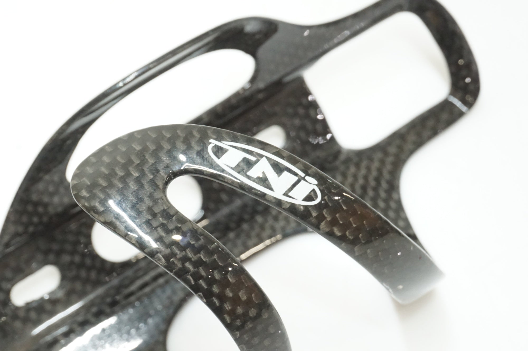 TNI 「ティーエヌアイ」 カーボン ボトルケージセット / 大宮店