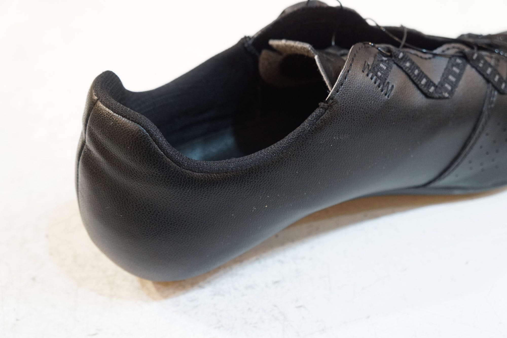 QUOC 「クオック」 ESCAPE ROAD EU43 シューズ / バイチャリ浦和ベース