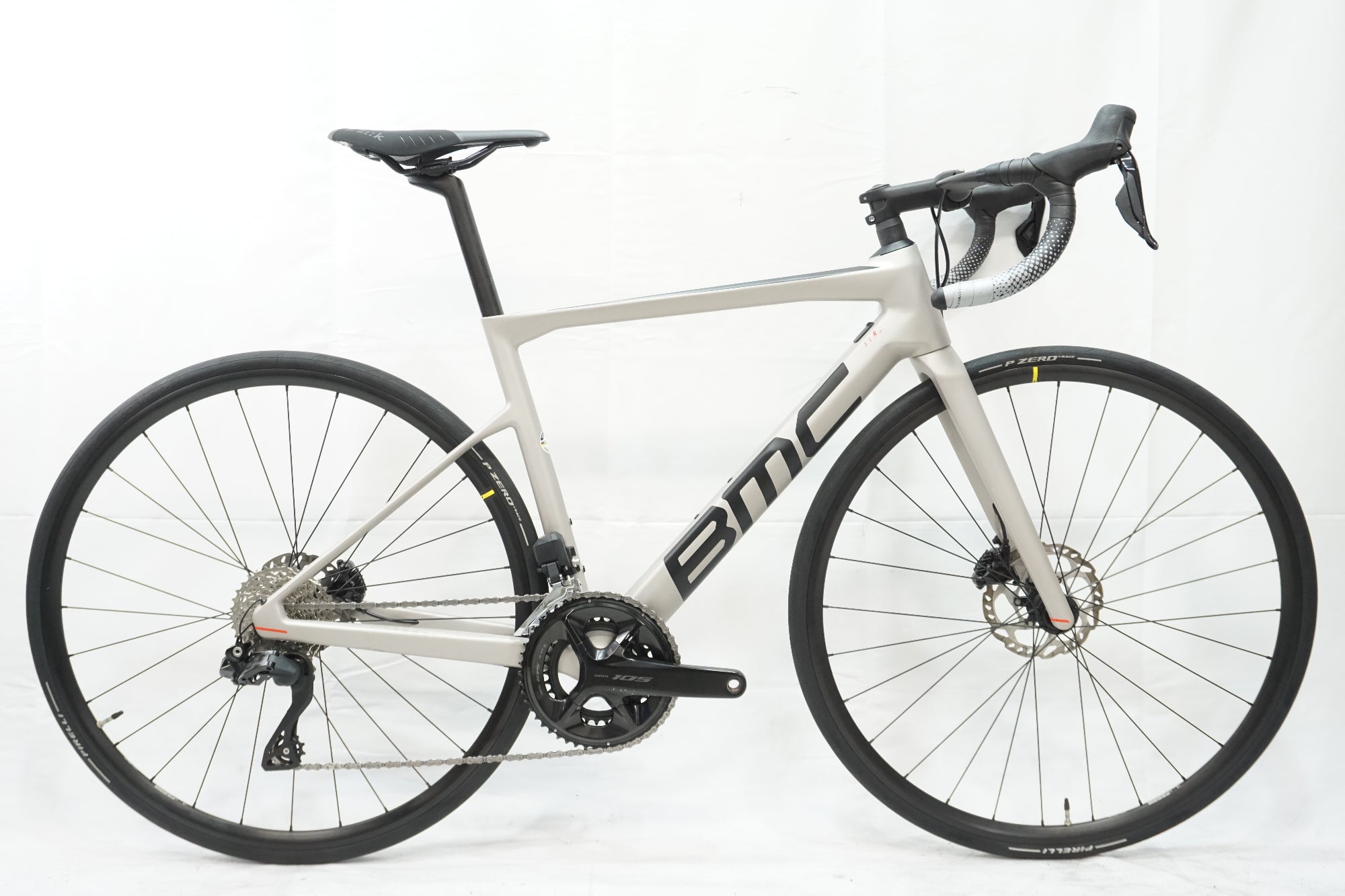 BMC 「ビーエムシー」 TEAMMACHINE SLR FIVE 105 DI2 2026年モデル