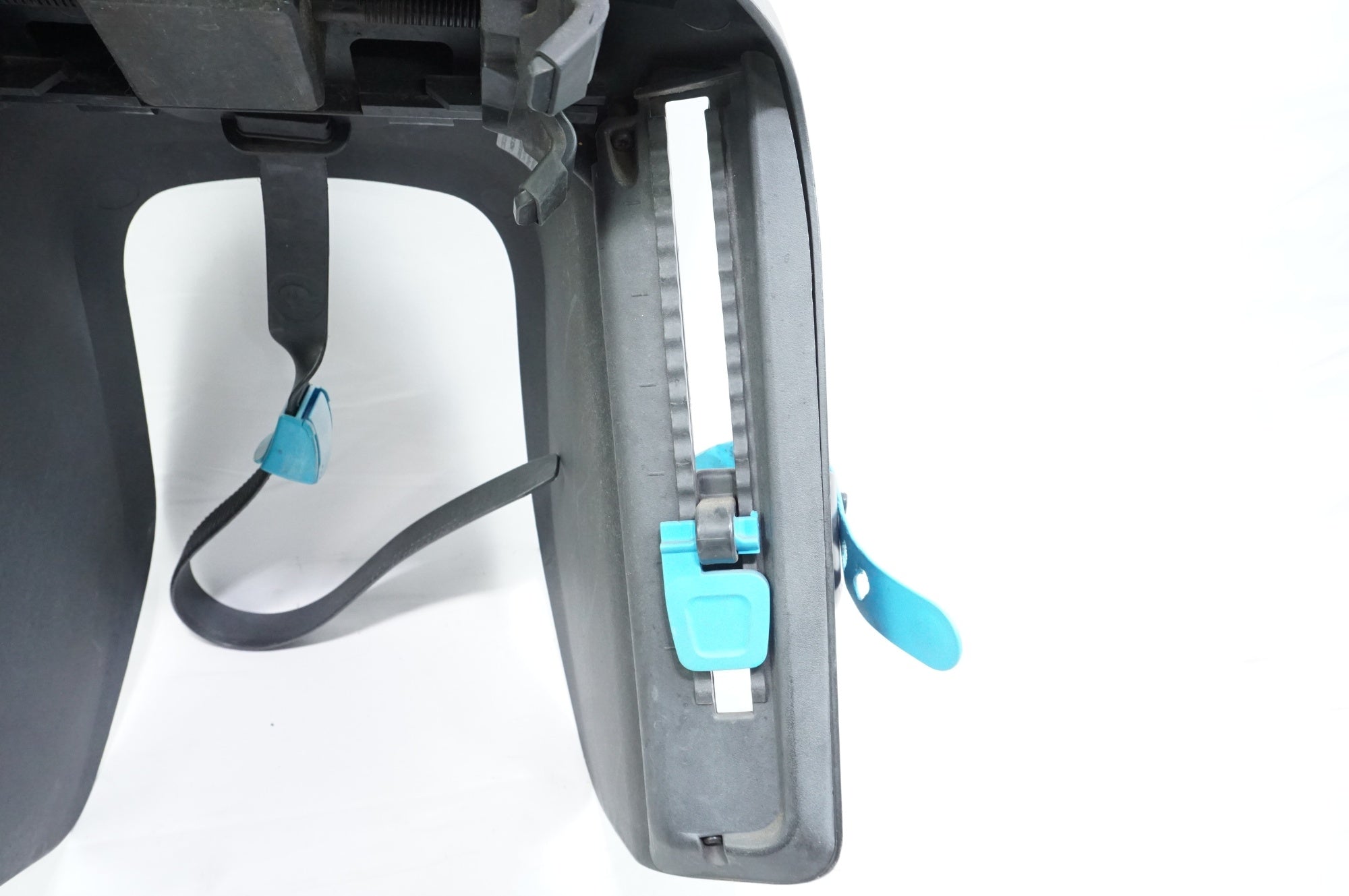 THULE 「スーリー」 YEPP NEXXT MAXI チャイルドシート / 中目黒店