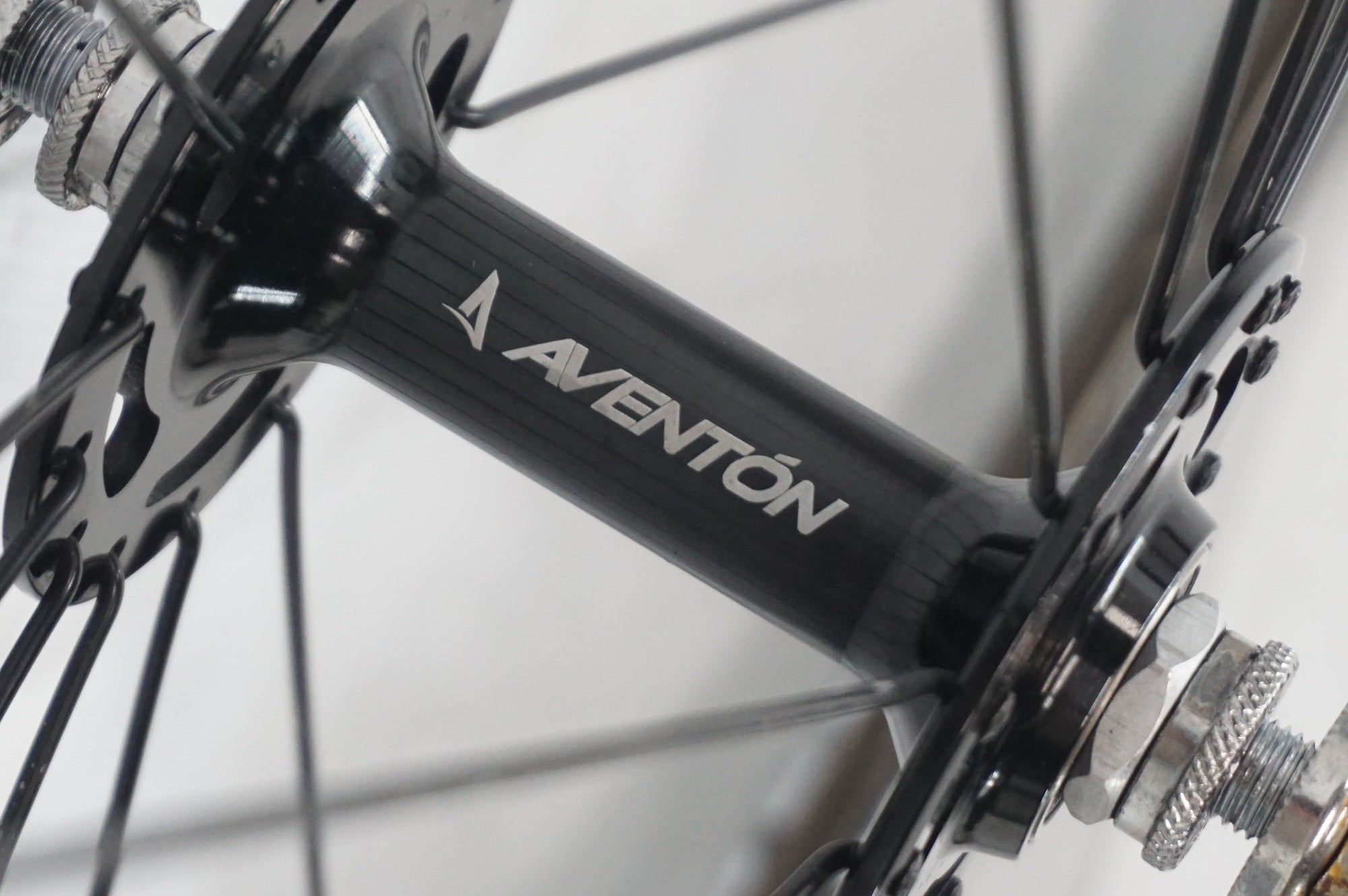 AVENTON 「アヴェントン」 シングル 純正ホイールセット / 阪急塚口店