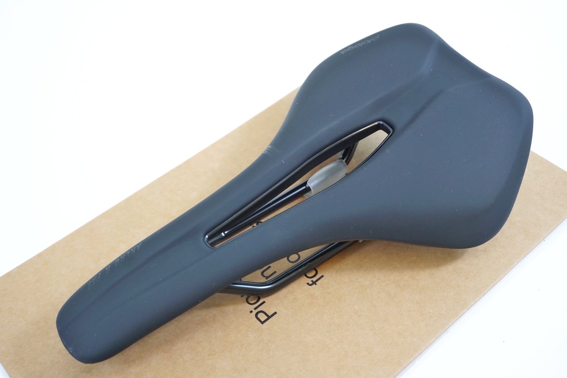 PROLOGO 「プロロゴ」 AKERO R PAS サドル / 有明ガーデン店