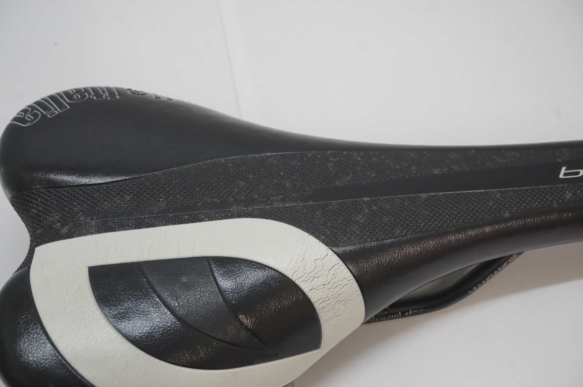 SELLE ITALIA 「セライタリア」 MOSTO BOBCAT サドル」 / 福岡店