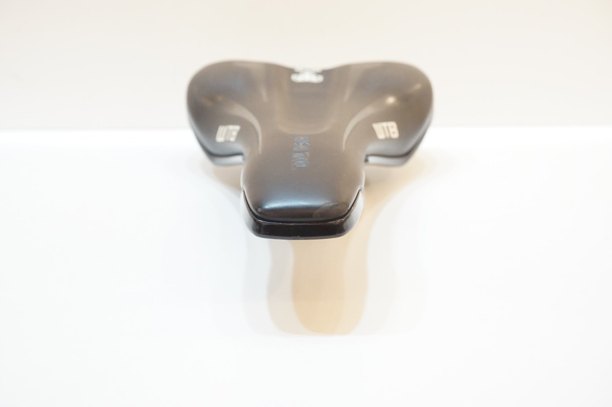 WTB 「ダブリューティービー」 HIGH TAIL PRO Sサイズ サドル / 浦和ベース