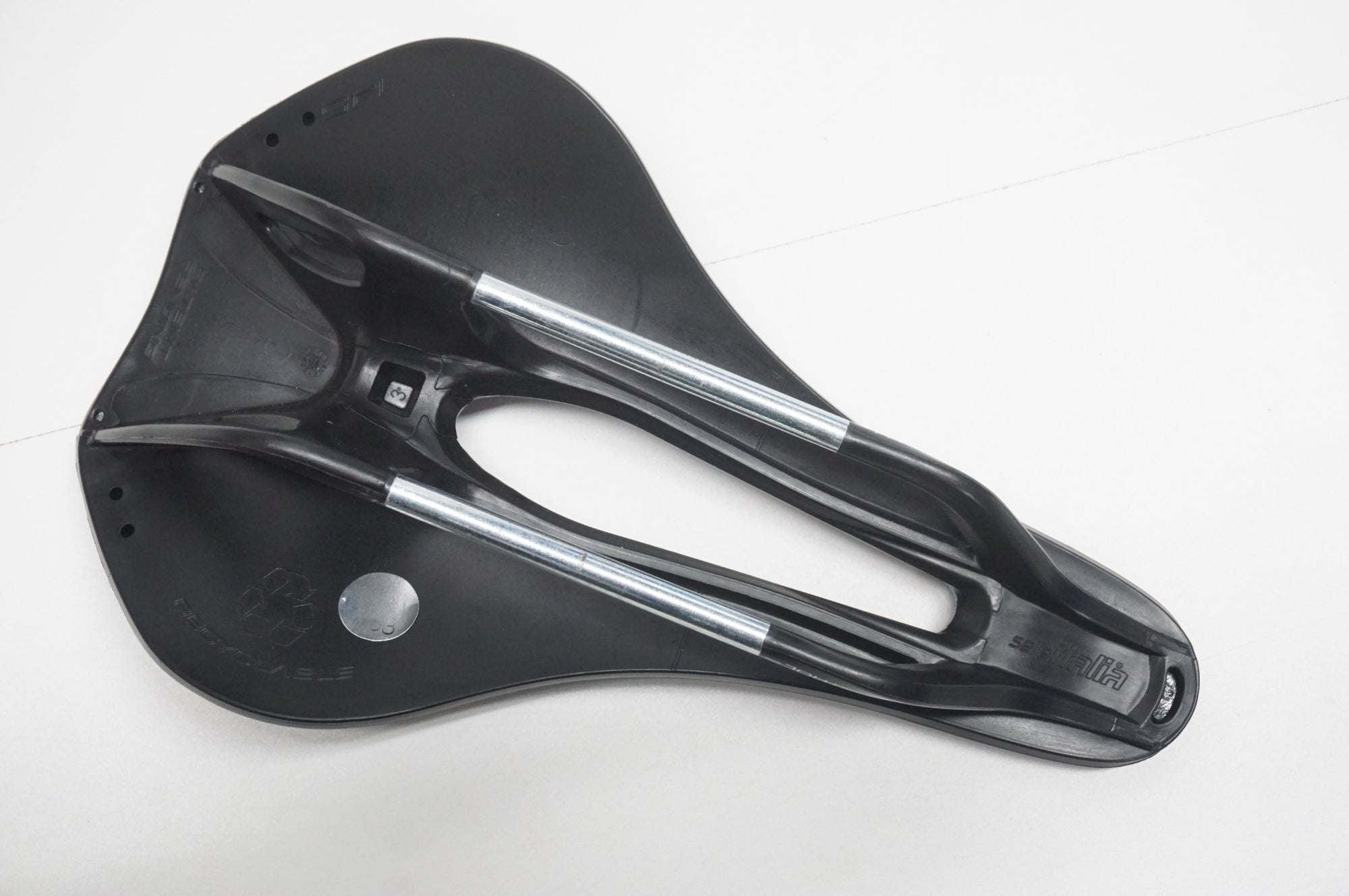 SELLE ITALIA 「セライタリア」 NOVUS BOOST EVO サドル / 福岡店