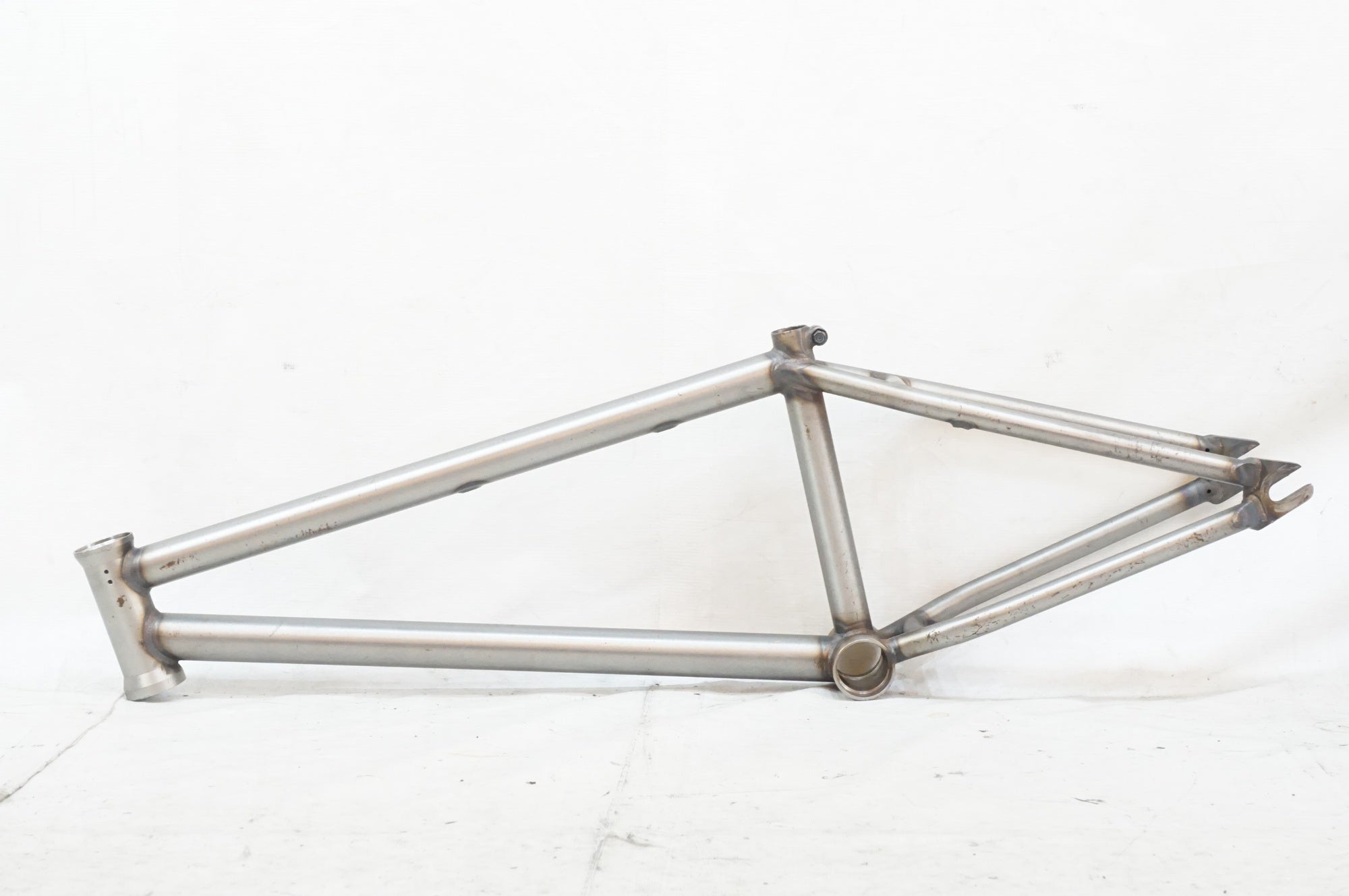 DURCUS ONE 「ダーカスワン」 RAW 年式不明 BMX フレーム / バイチャリ浦和ベース