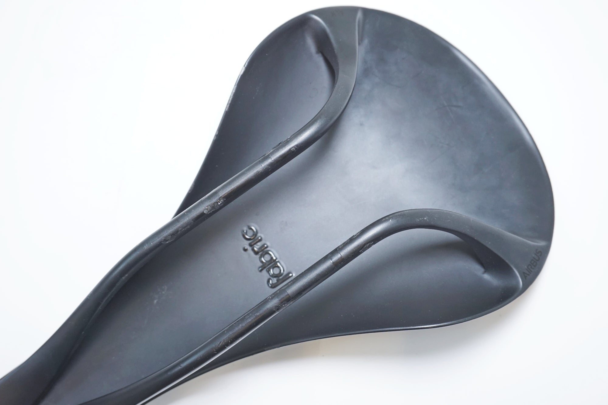 FABRIC 「ファブリック」 ALM ULTIMATE サドル / 有明ガーデン店