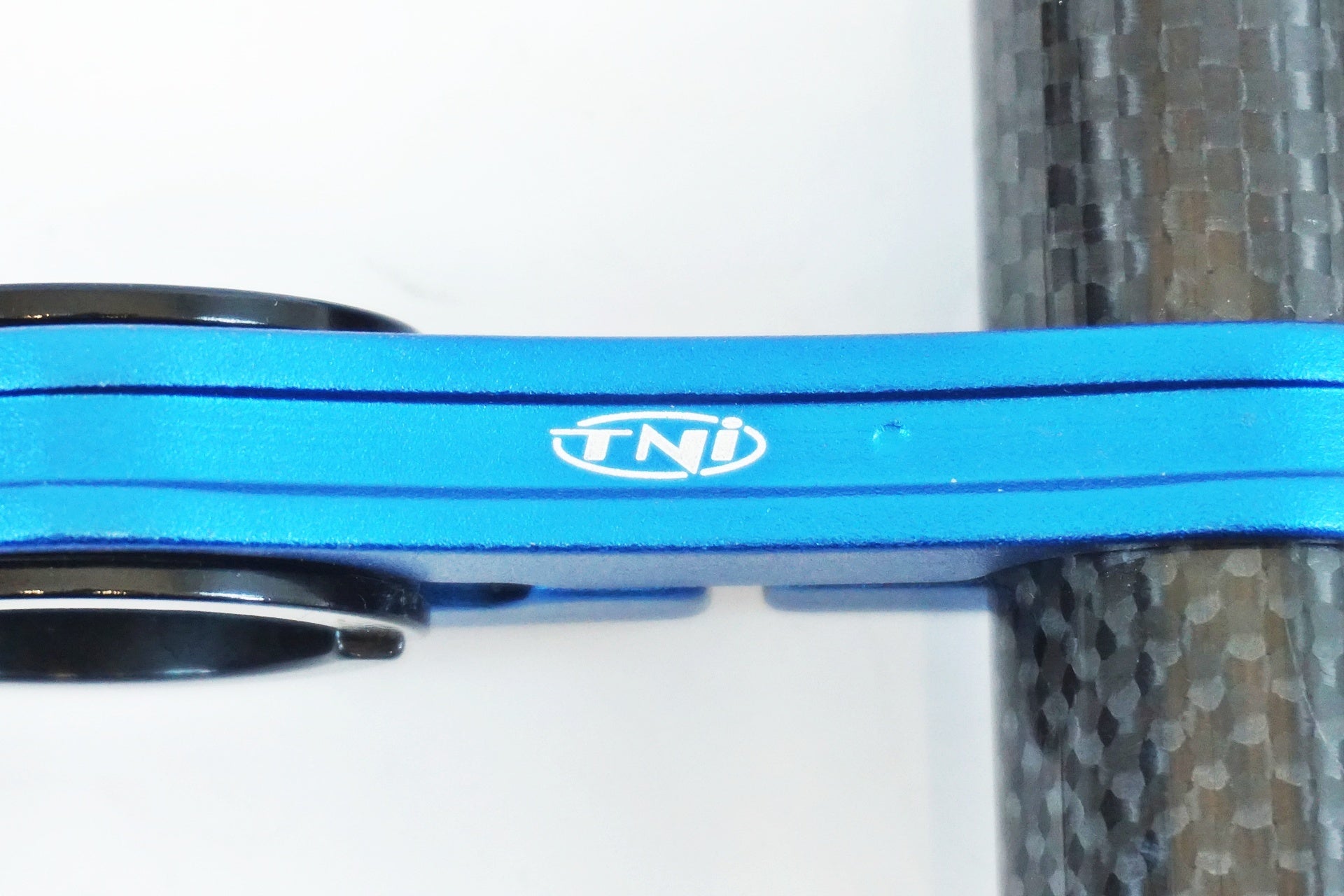 TNI 「ティーエヌアイ」 ライトマウント / 有明ガーデン店