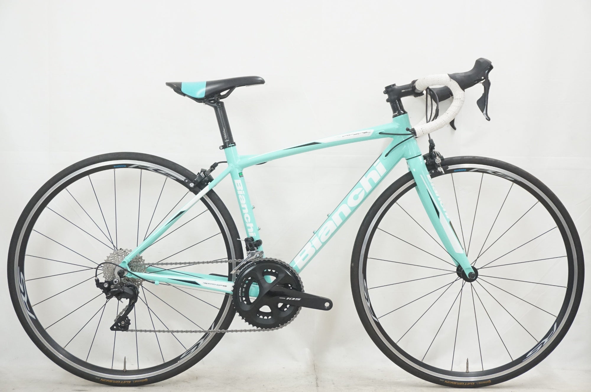 BIANCHI 「ビアンキ」 VIANIRONE7 2019年モデル ロードバイク / バイチャリ福岡店 ITCKO6V1608W-J BIANCHI 「ビアンキ」 VIA NIRONE7 105 2019年モデル ロードバイク