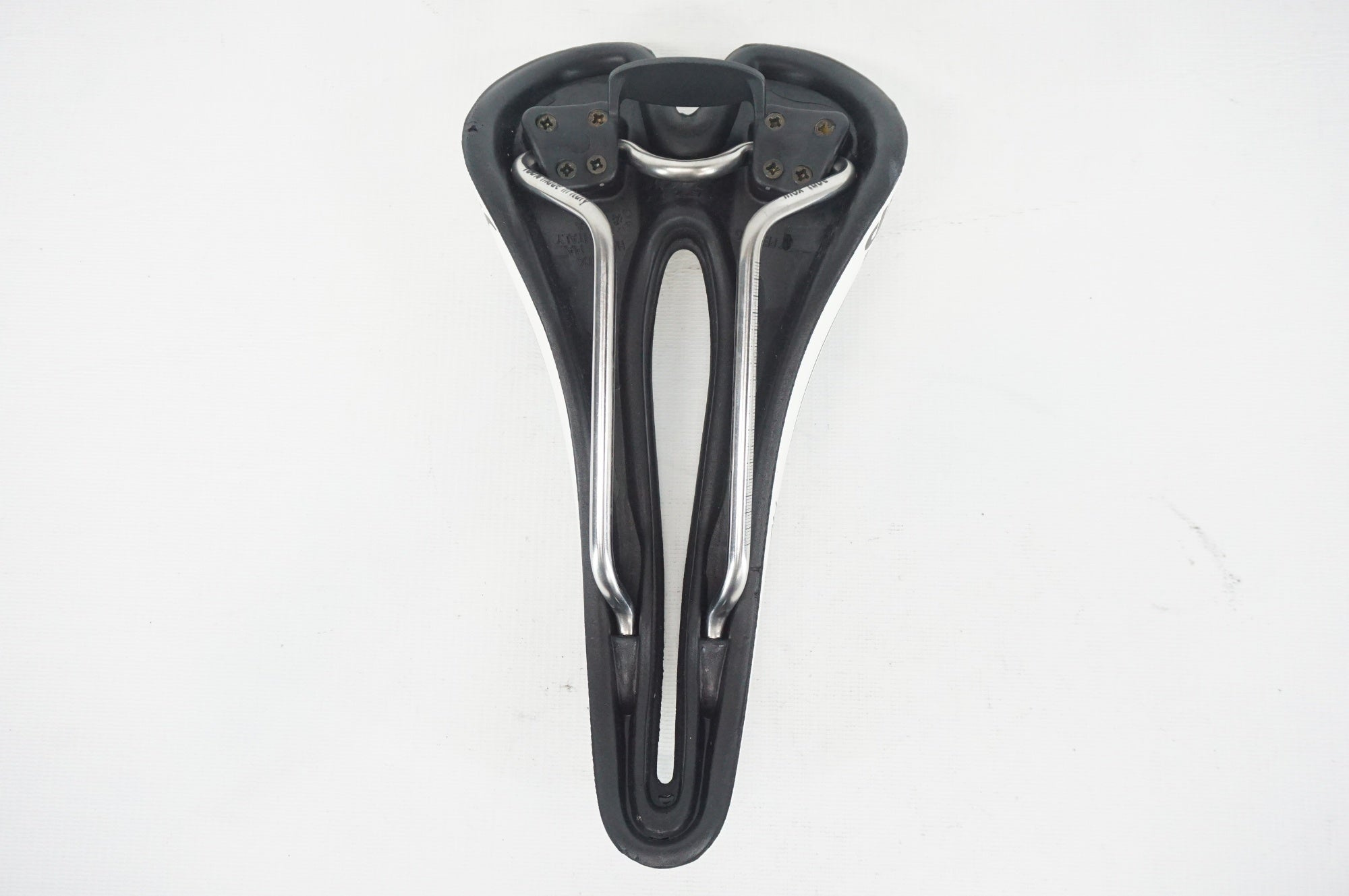 SELLE SMP 「セラエスエムピー」 HYBRID サドル / 阪急塚口店