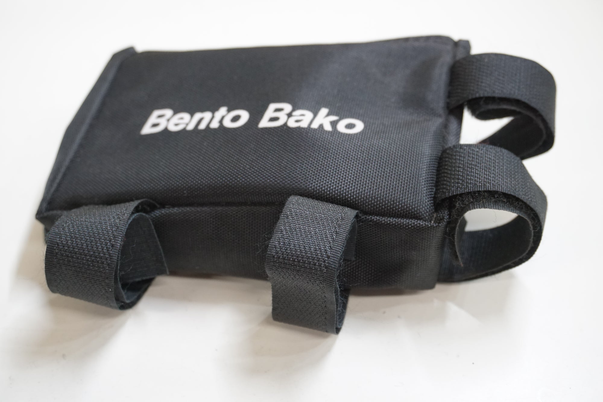 TNI 「ティーエヌアイ」 BENTO BOX トップチューブバッグ / 大宮店