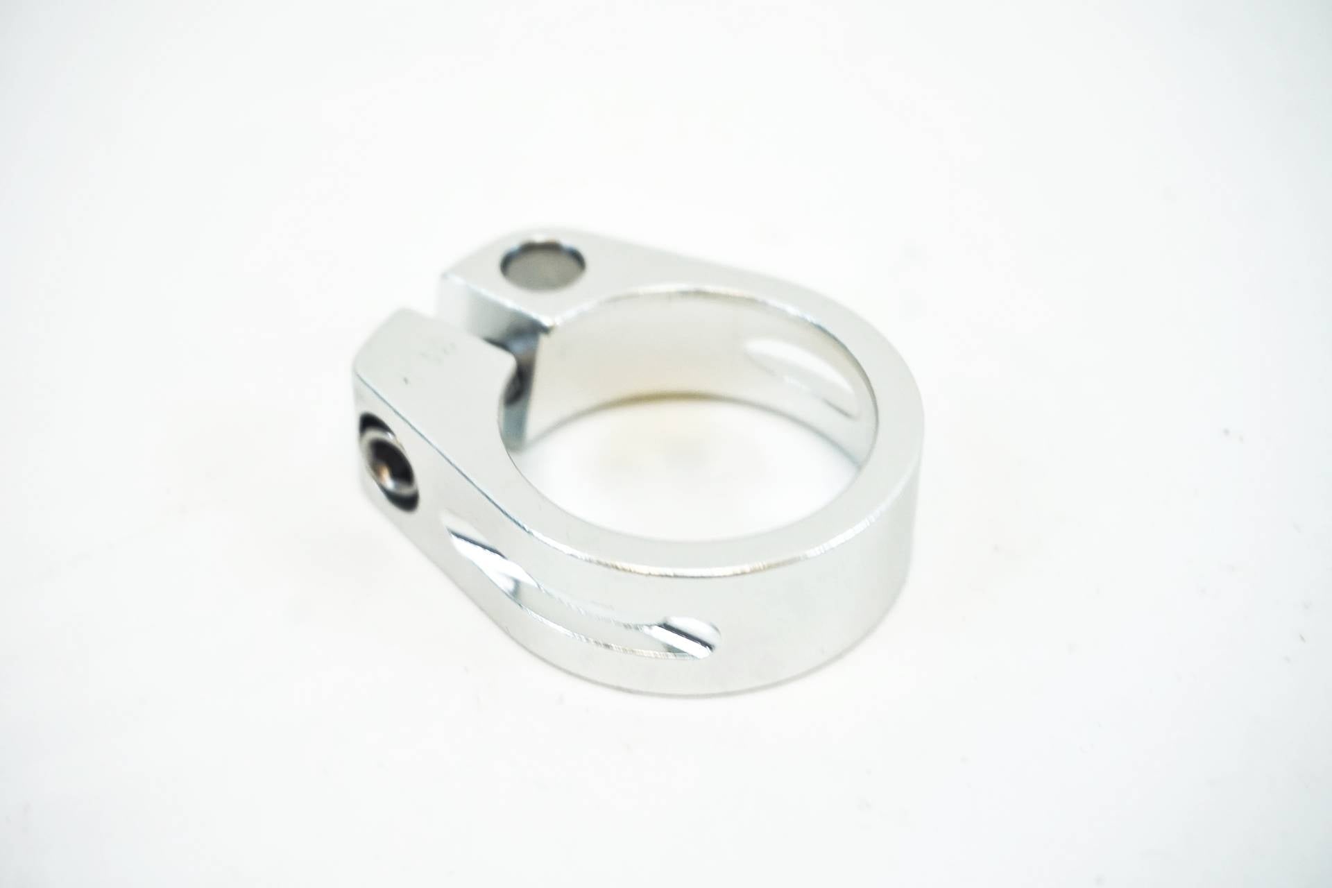 ノーブランド Φ31.8 シートクランプ / 有明ガーデン店