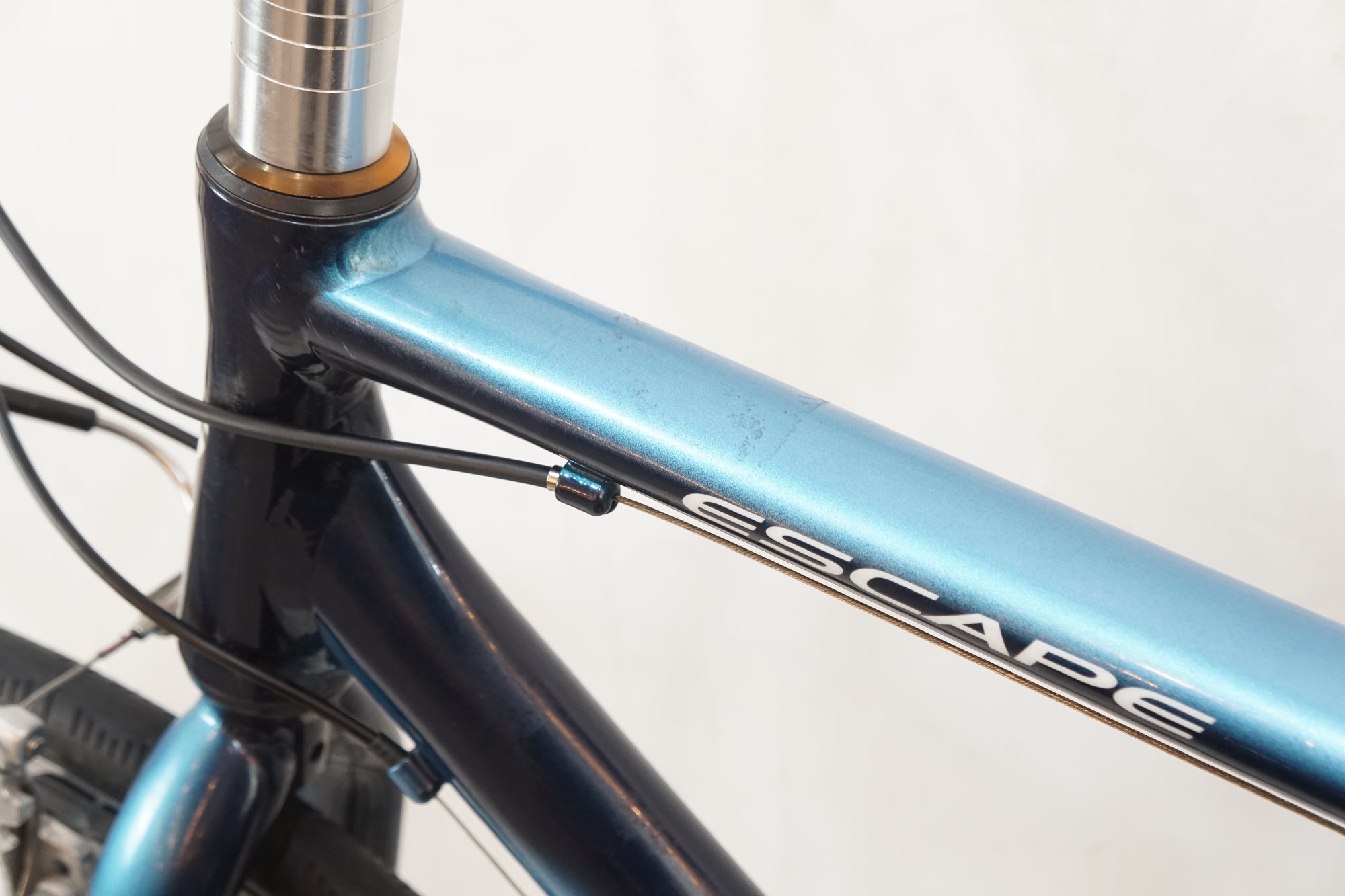 GIANT 「ジャイアント」 ESCAPE R3 2015年モデル クロスバイク / バイチャリ浦和ベース