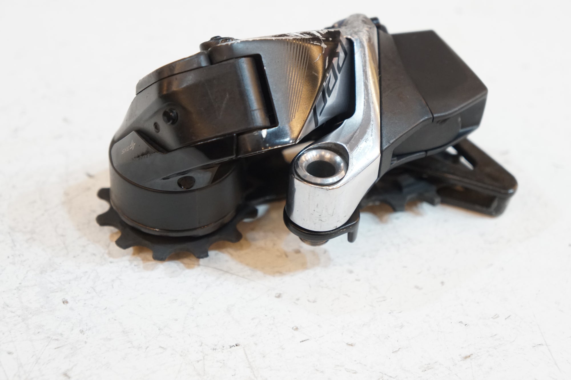 SRAM 「スラム」 RED e-TAP リアディレイラー / バイチャリ浦和ベース