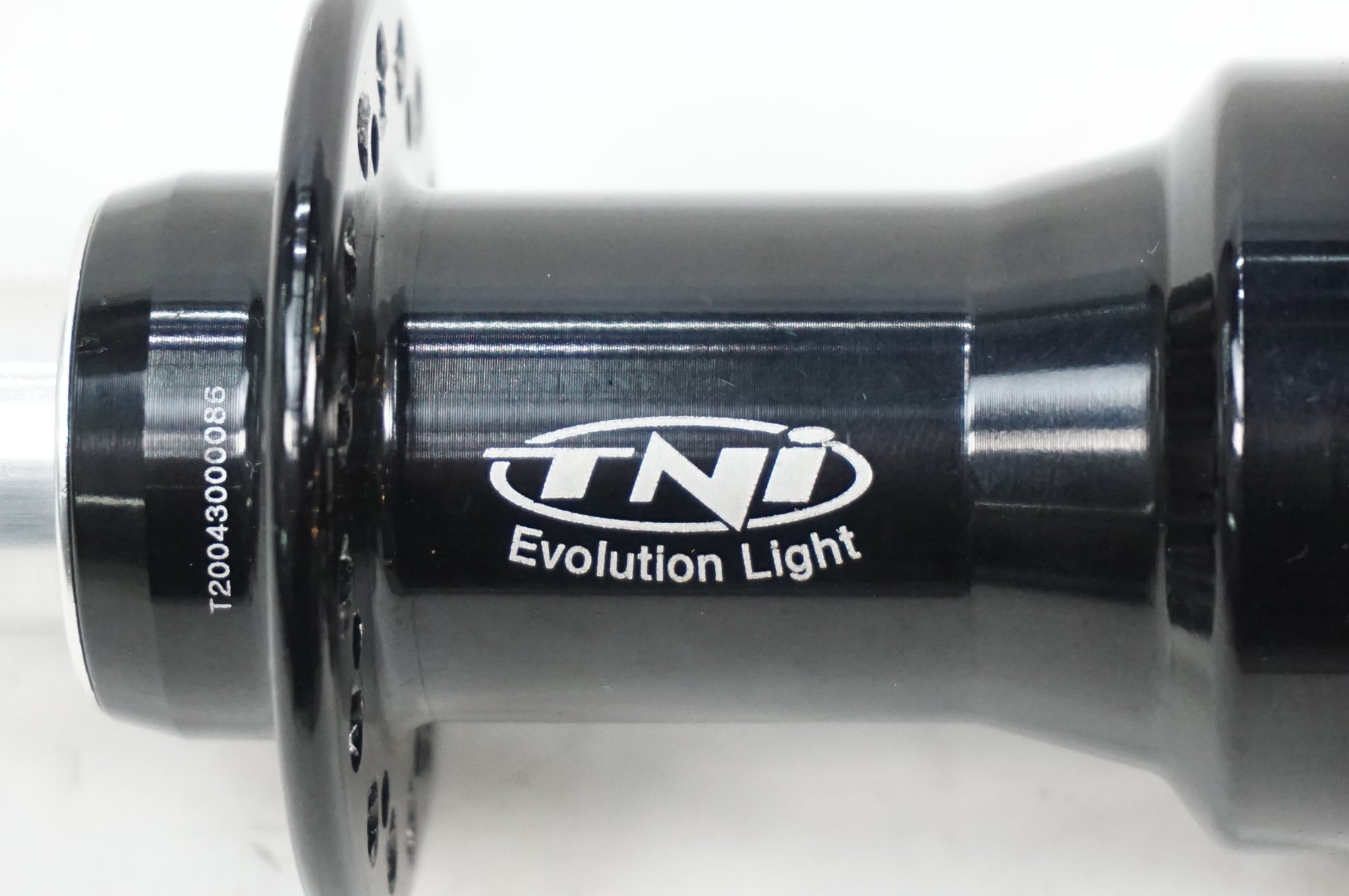 TNI 「ティーエヌアイ」 EVOLUTION LIGHT SHIMANO 11s 32H リアハブ / 川越店