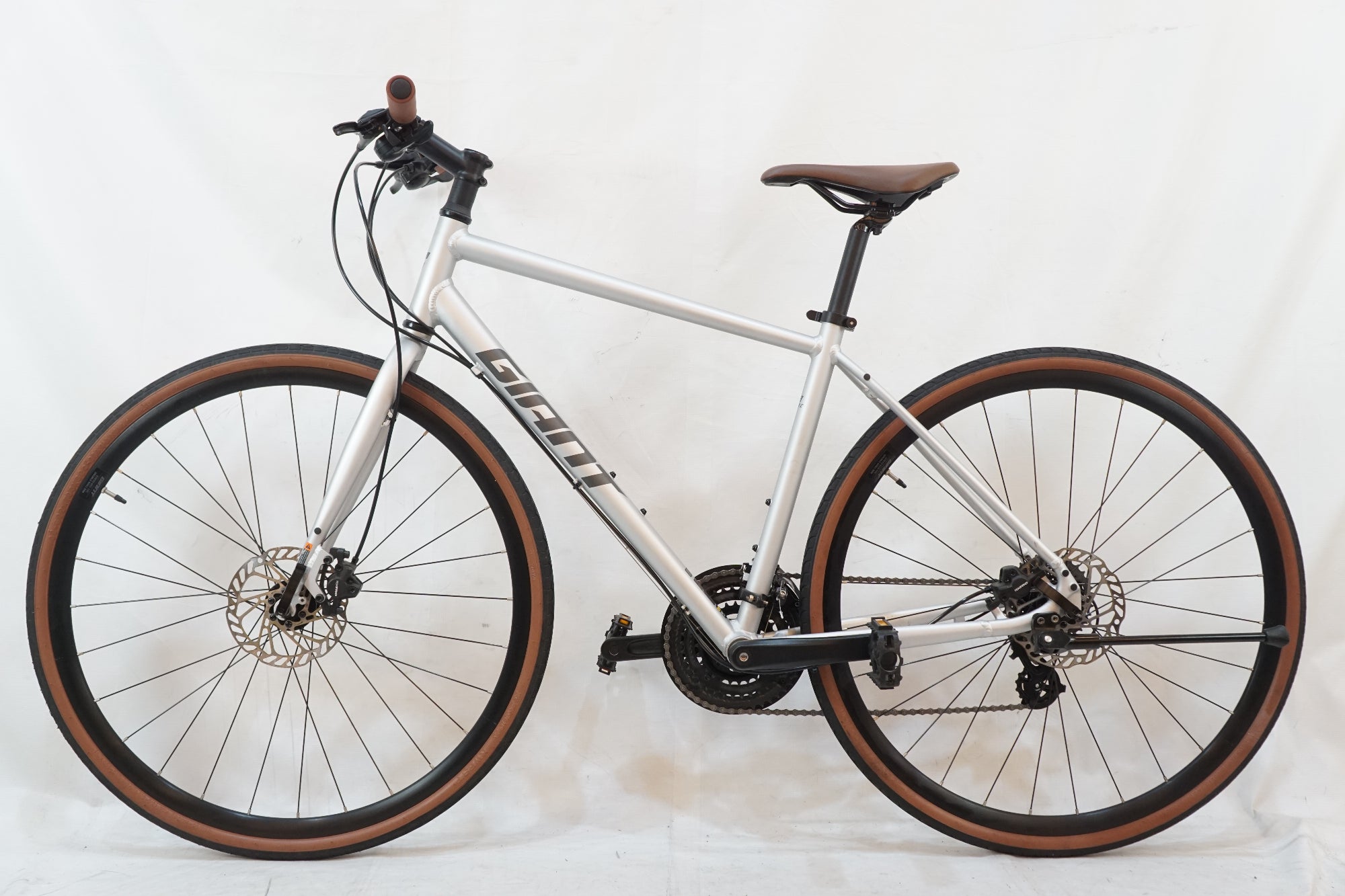 GIANT 「ジャイアント」 ESCAPE R DISC 2025年モデル クロスバイク / バイチャリ浦和ベース