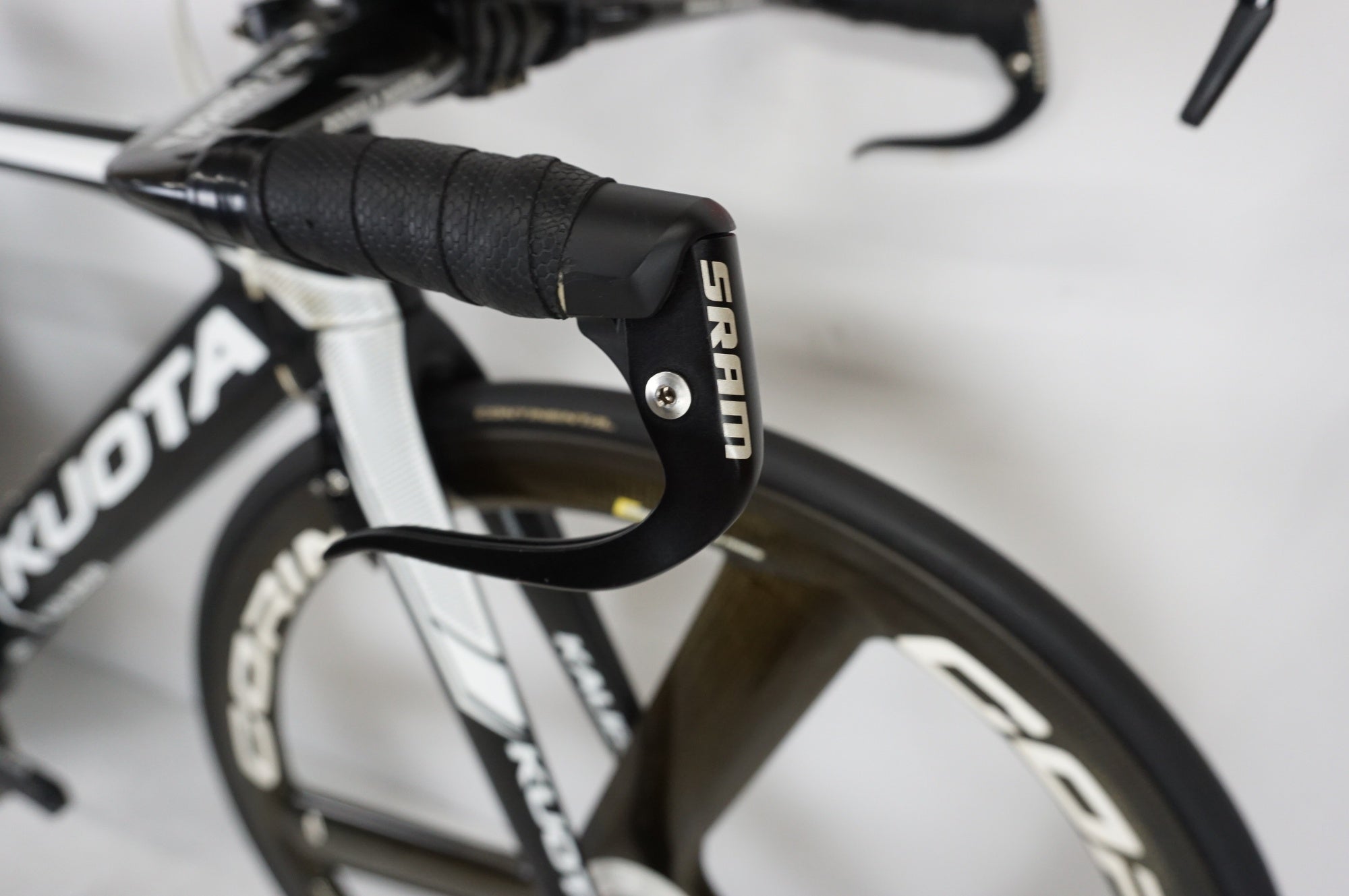 KUOTA 「クオタ」 KALIBUR 2016年モデル ロードバイク / バイチャリ浦和ベース