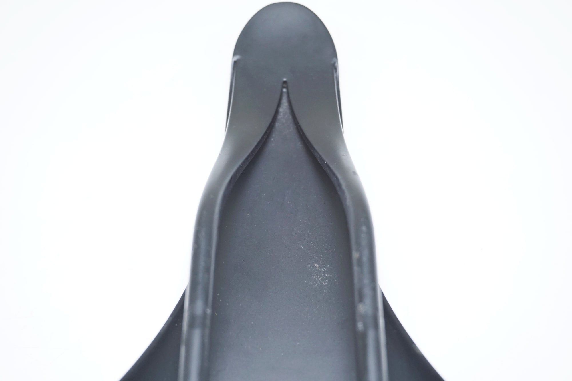 FABRIC 「ファブリック」 ALM ULTIMATE サドル / 有明ガーデン店