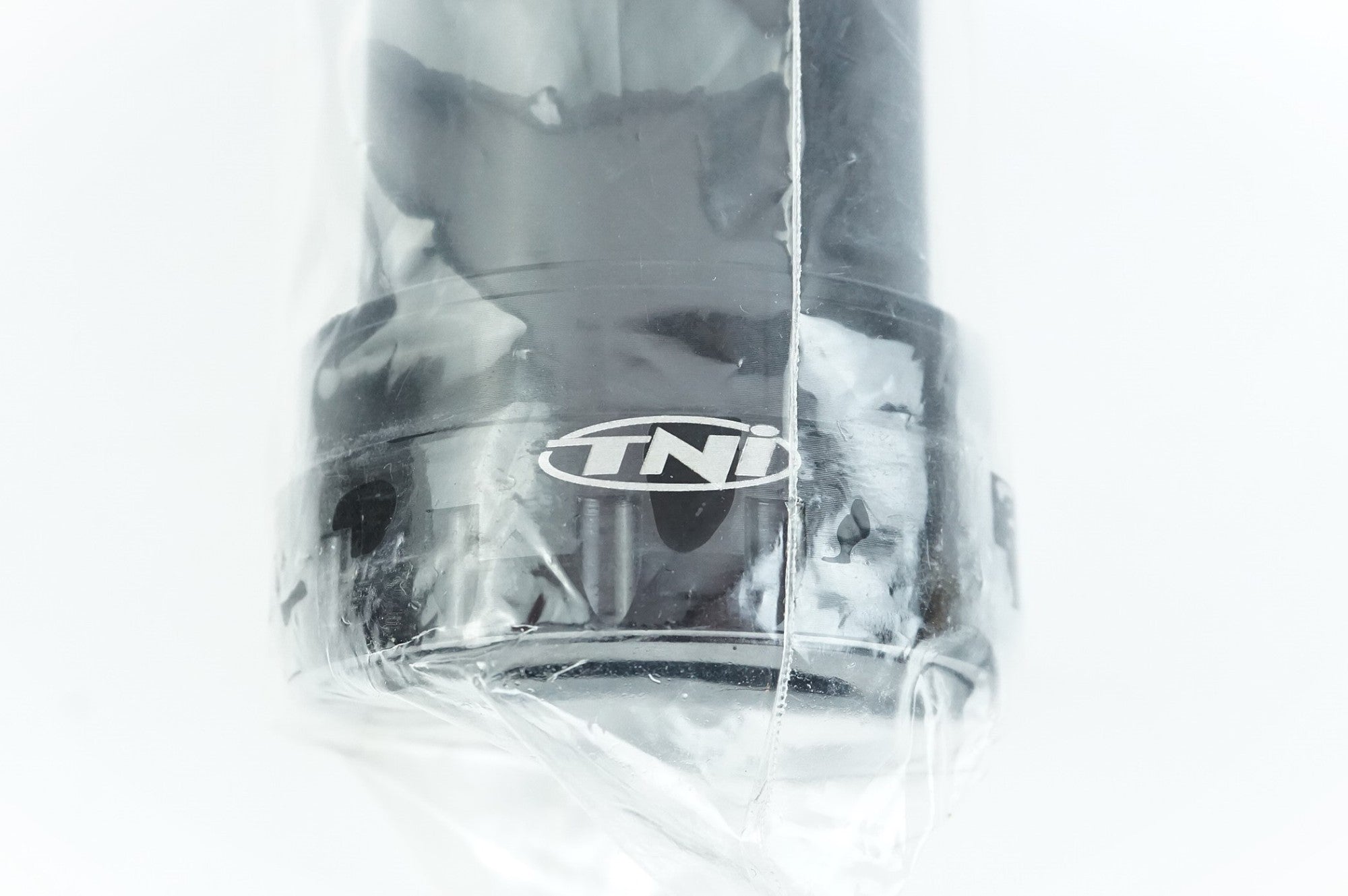 TNI 「ティーエヌアイ」 BB30-24 TH ボトムブラケット / 中目黒店