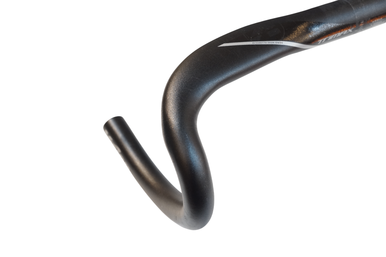 VISION 「ビジョン」 TRIMAX AERO φ31.8 420mm ハンドル / バイチャリ浦和ベース