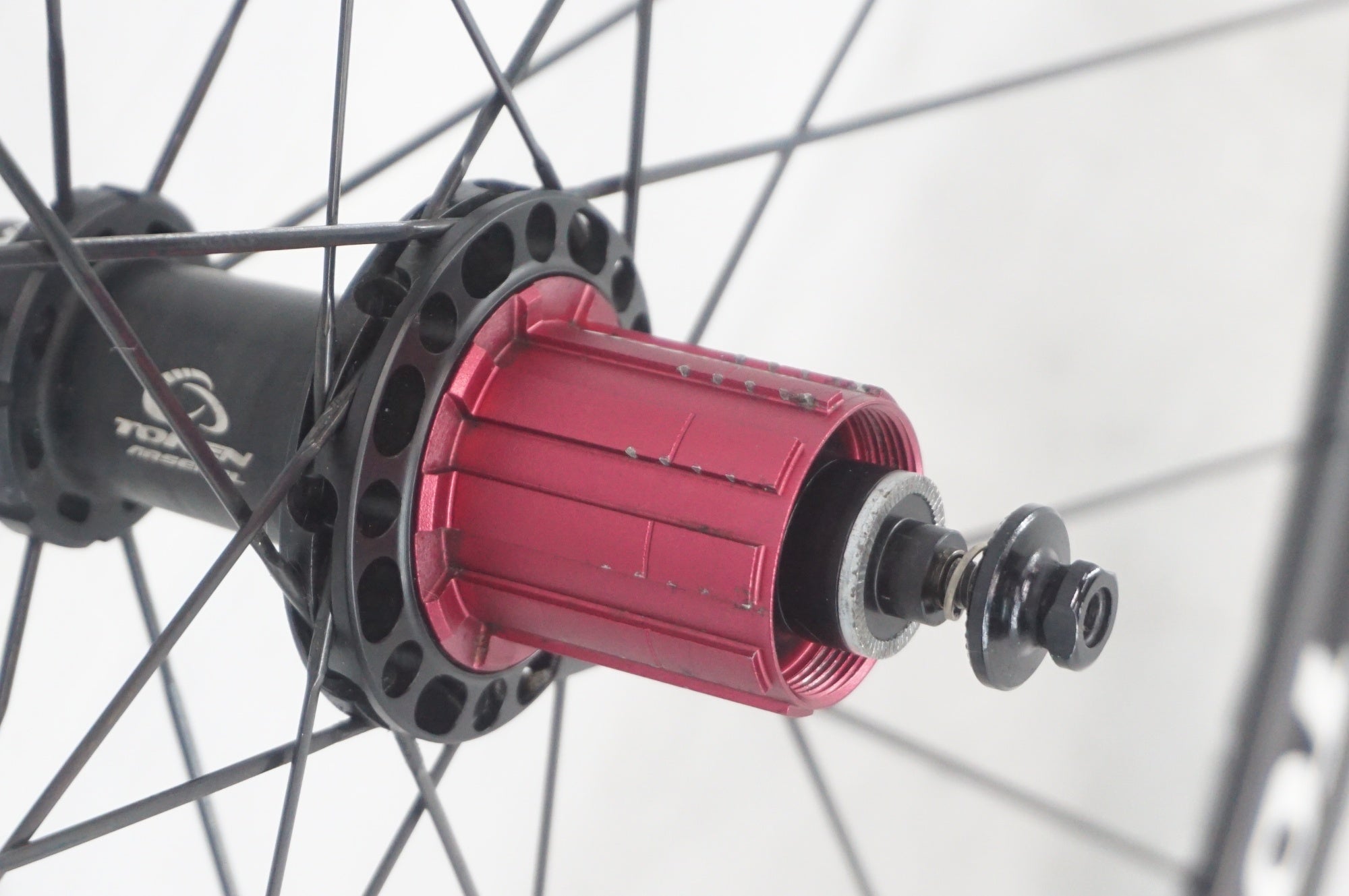 TOKEN 「トーケン」 T28 カーボン TU ホイールセット / 阪急塚口店