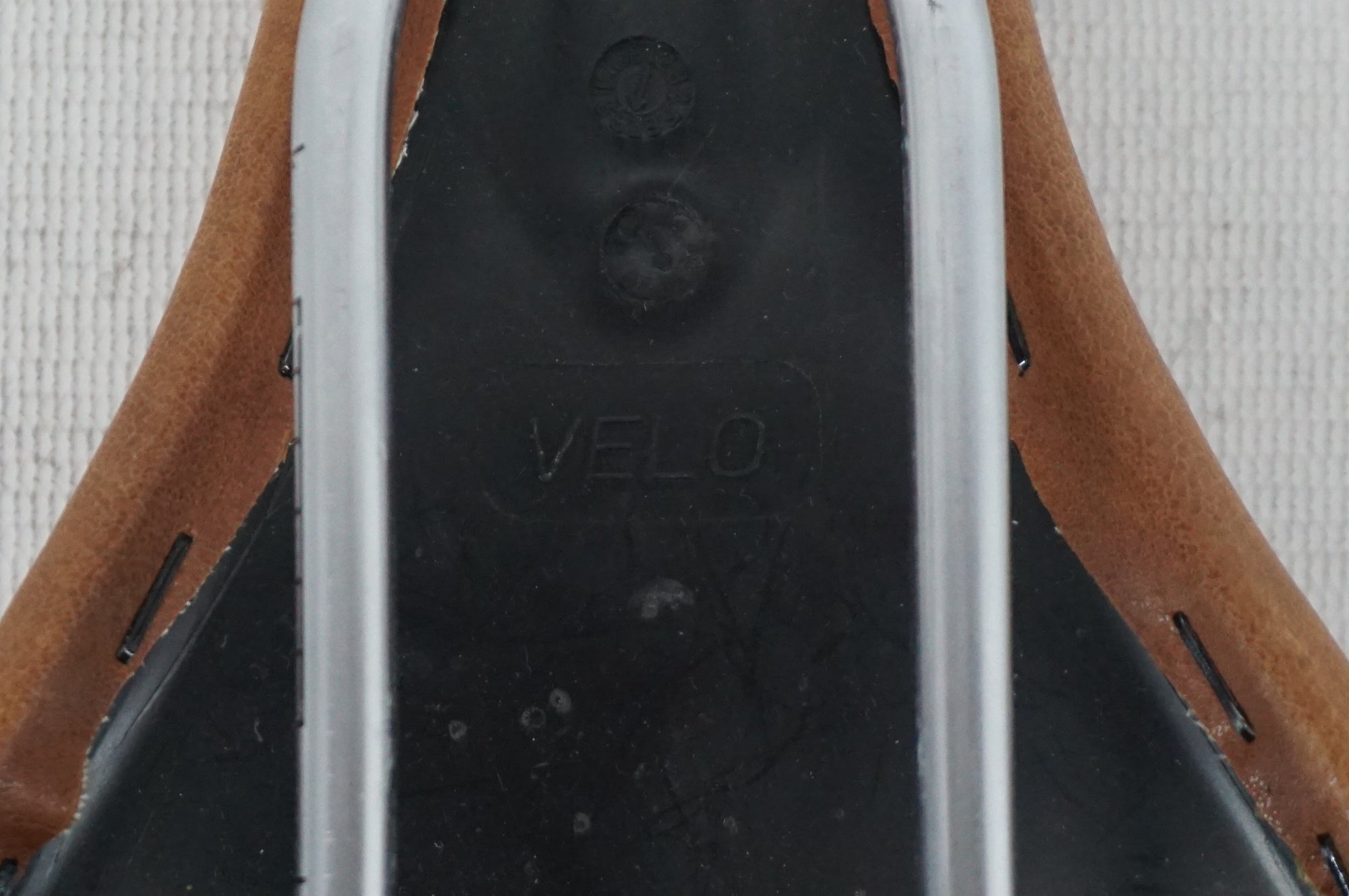 VELO 「ベロー」 サドル / 阪急塚口店