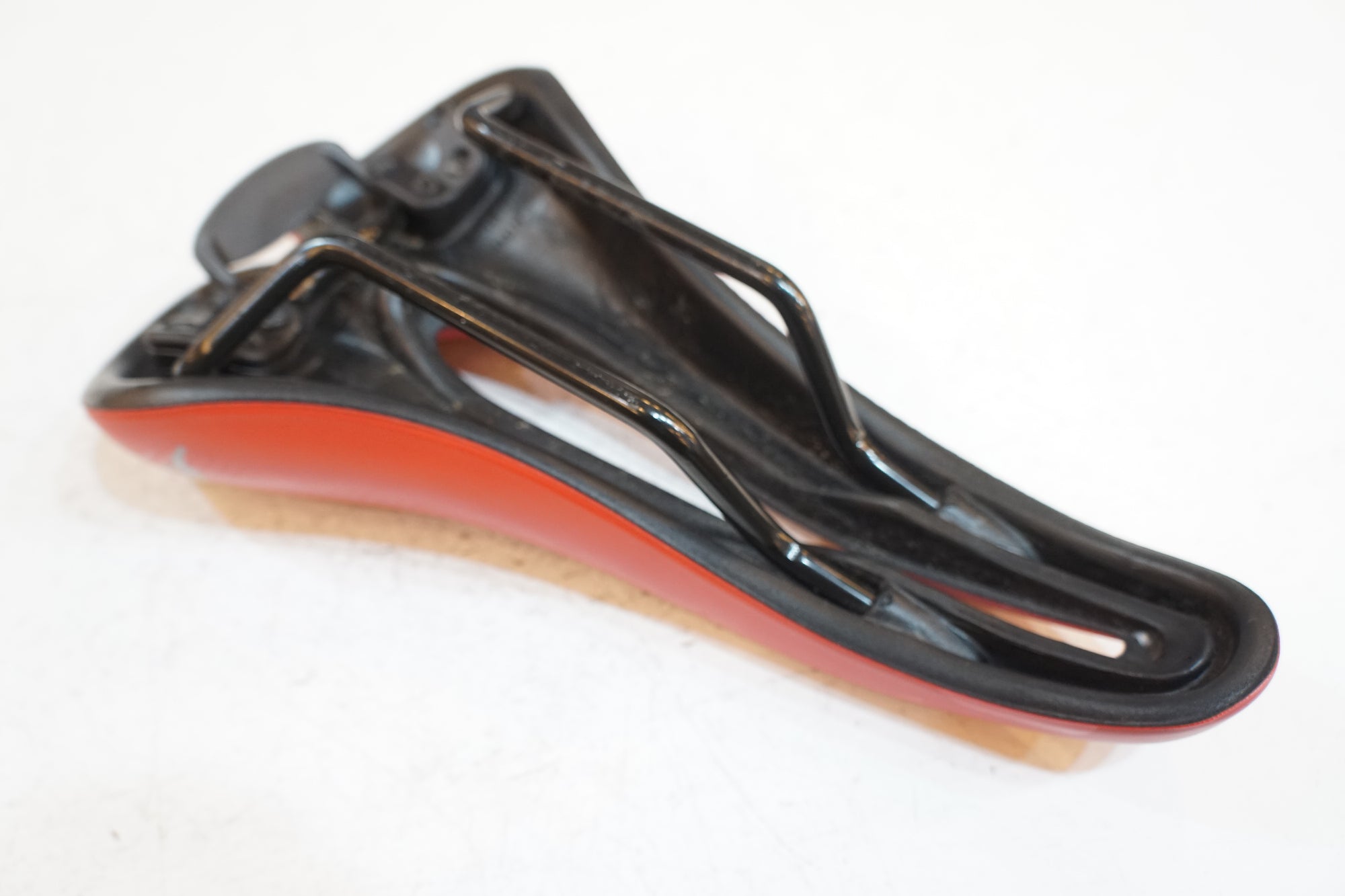 SELLE SMP 「セラ エスエムピー」 EXTRA サドル / バイチャリ浦和ベース