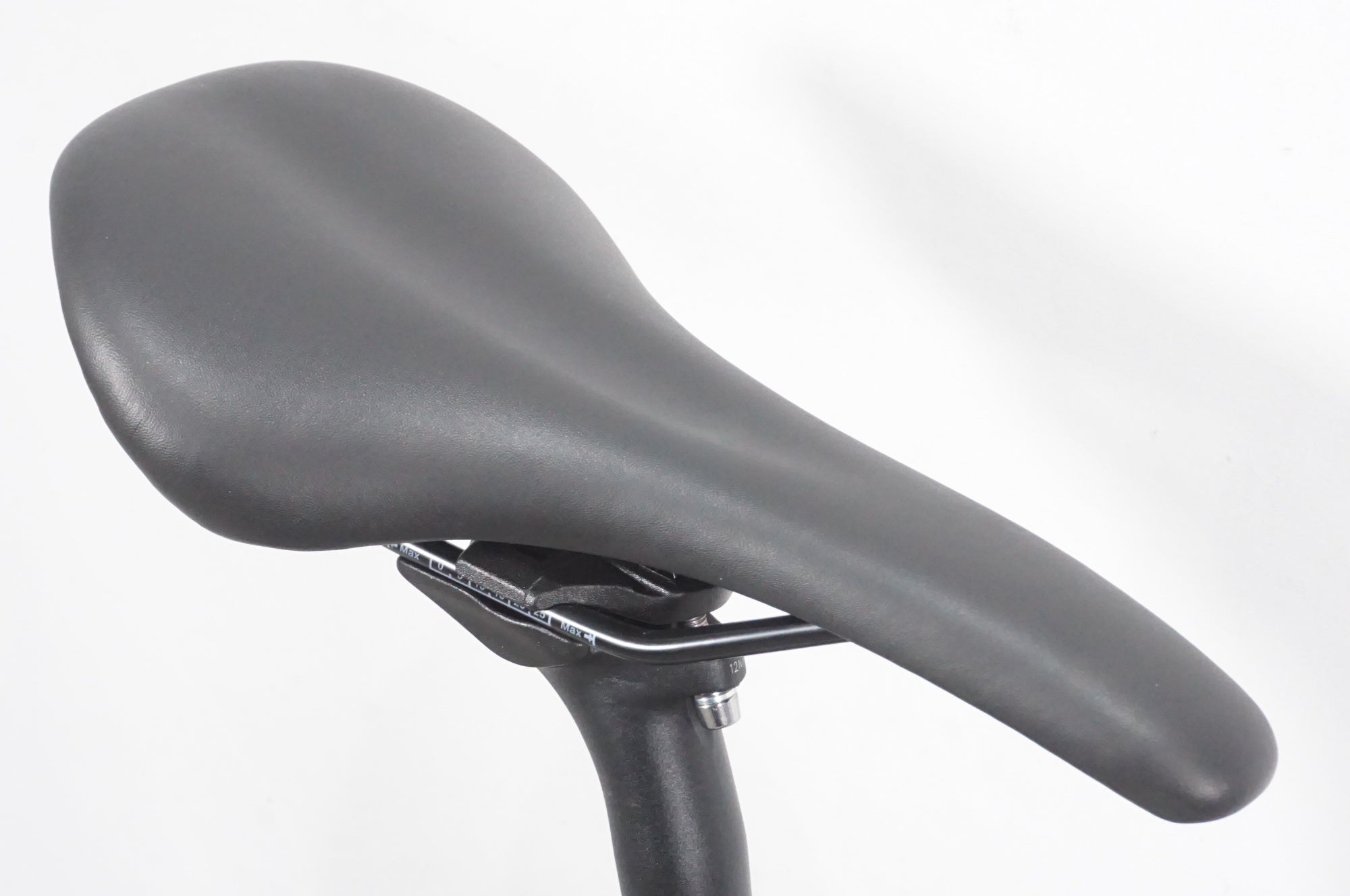 TERN 「ターン」 SURGE 2025年モデル 20インチ ミニベロ / AKIBA店