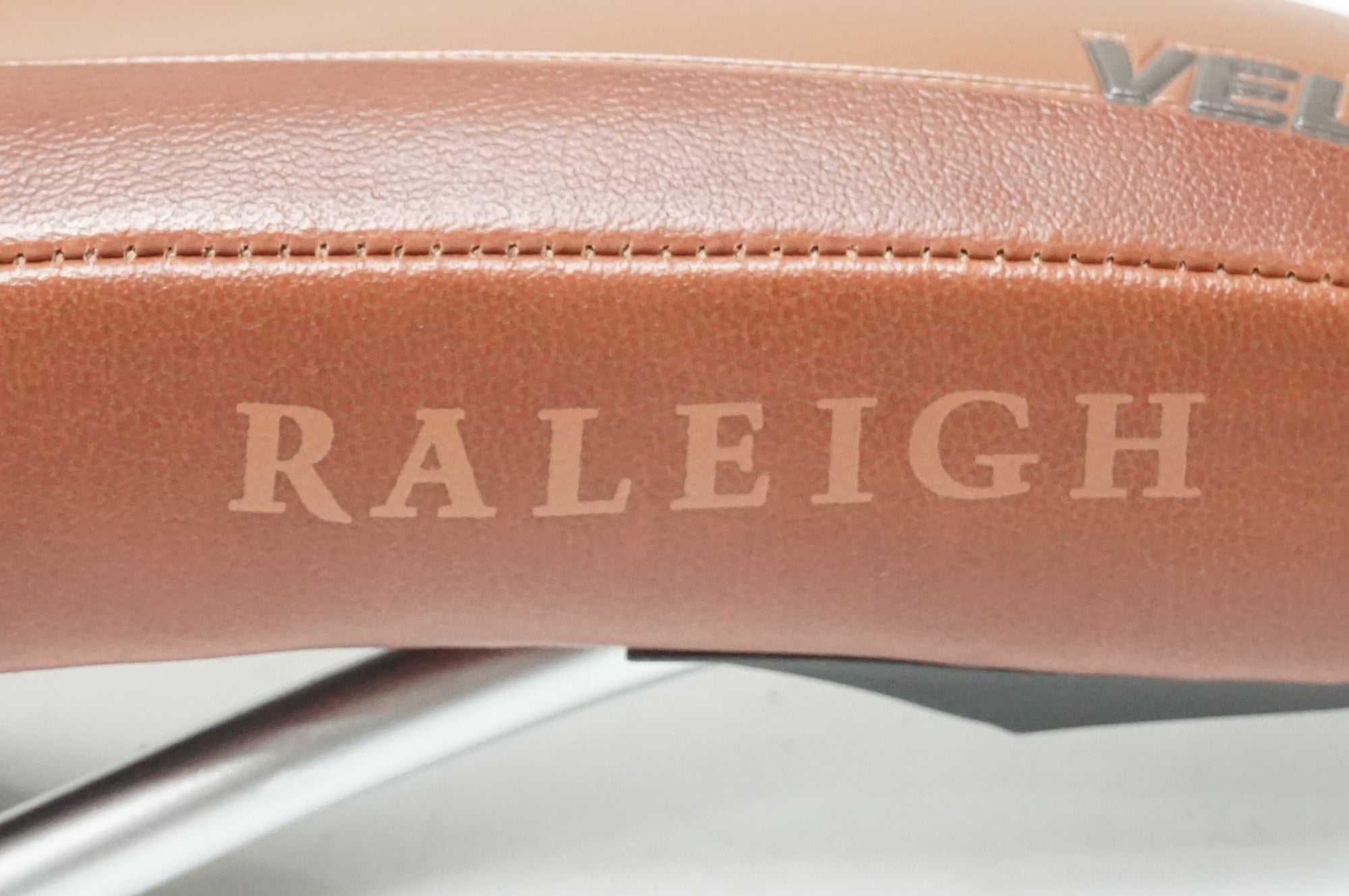 VELO 「ベロ」 RALEIGH純正 サドル / 大宮店