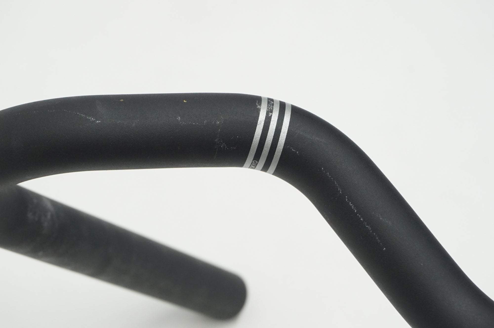 VENO 「ヴェノ」 メトロポイント φ31.8 550mm ハンドルバー / 福岡店