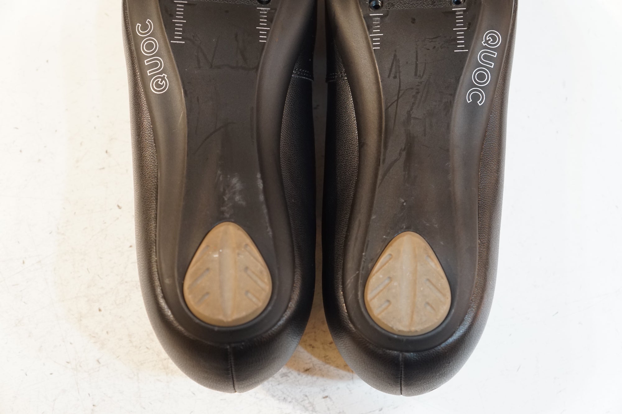 QUOC 「クオック」 ESCAPE ROAD EU43 シューズ / バイチャリ浦和ベース