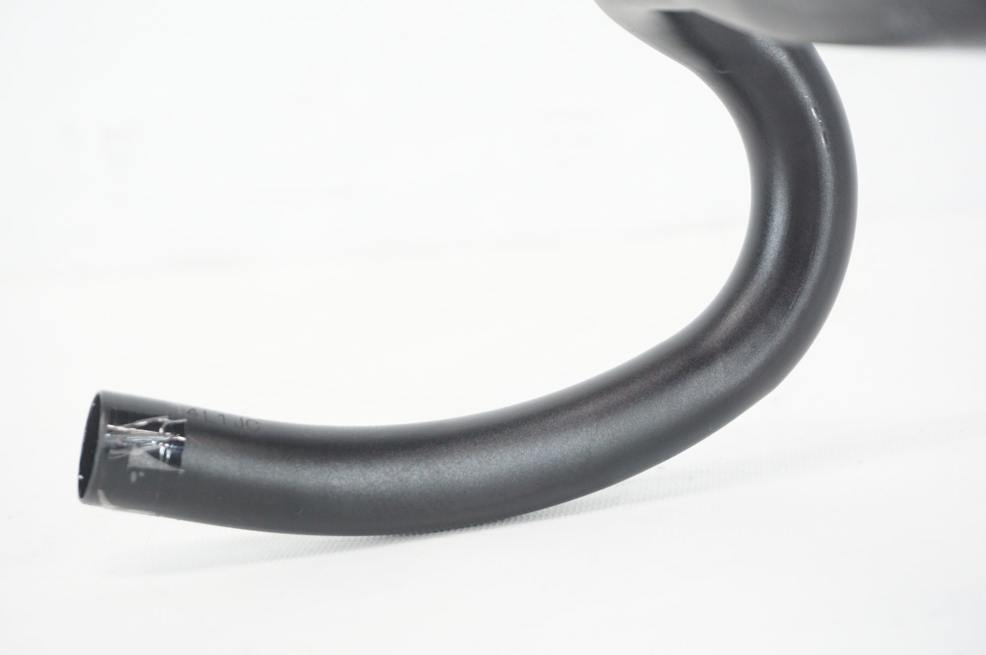 GIANT 「ジャイアント」 CONTACT Φ31.8 360mm ハンドル / 阪急塚口店