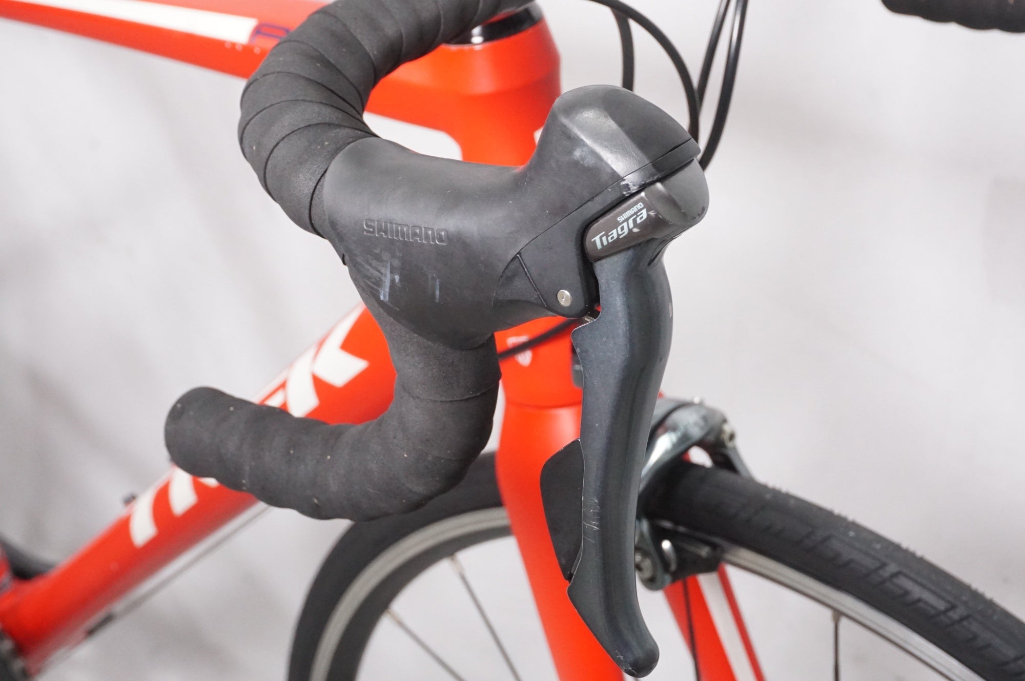 TREK 「トレック」 EMONDA ALR 5 2016年モデル ロードバイク / AKIBA店