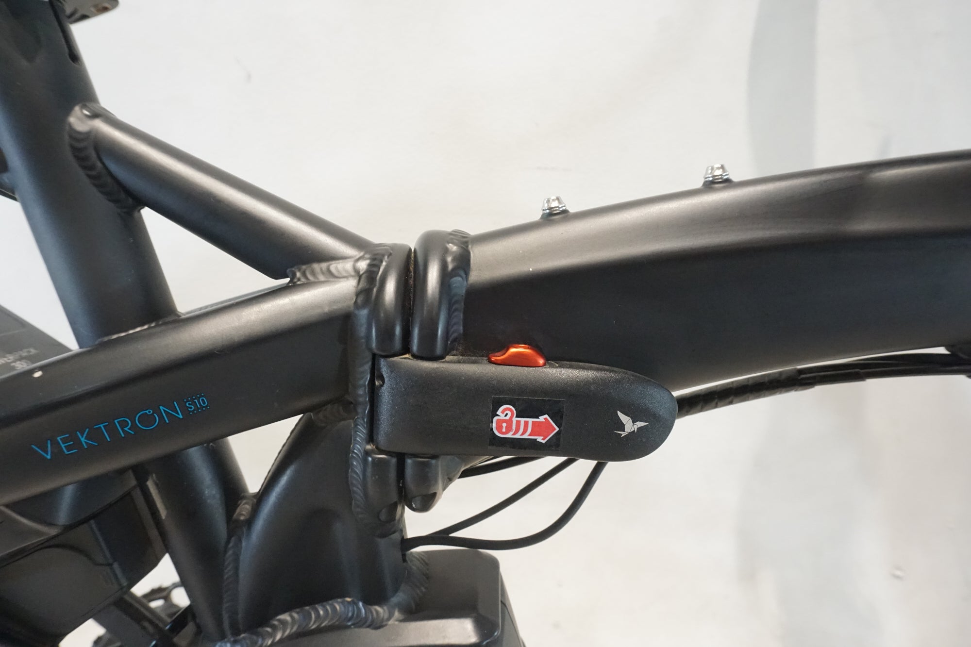 TERN 「ターン」 VEKTRON S10 2021年モデル 20インチ 折り畳み 電動アシスト自転車 / 横浜戸塚店