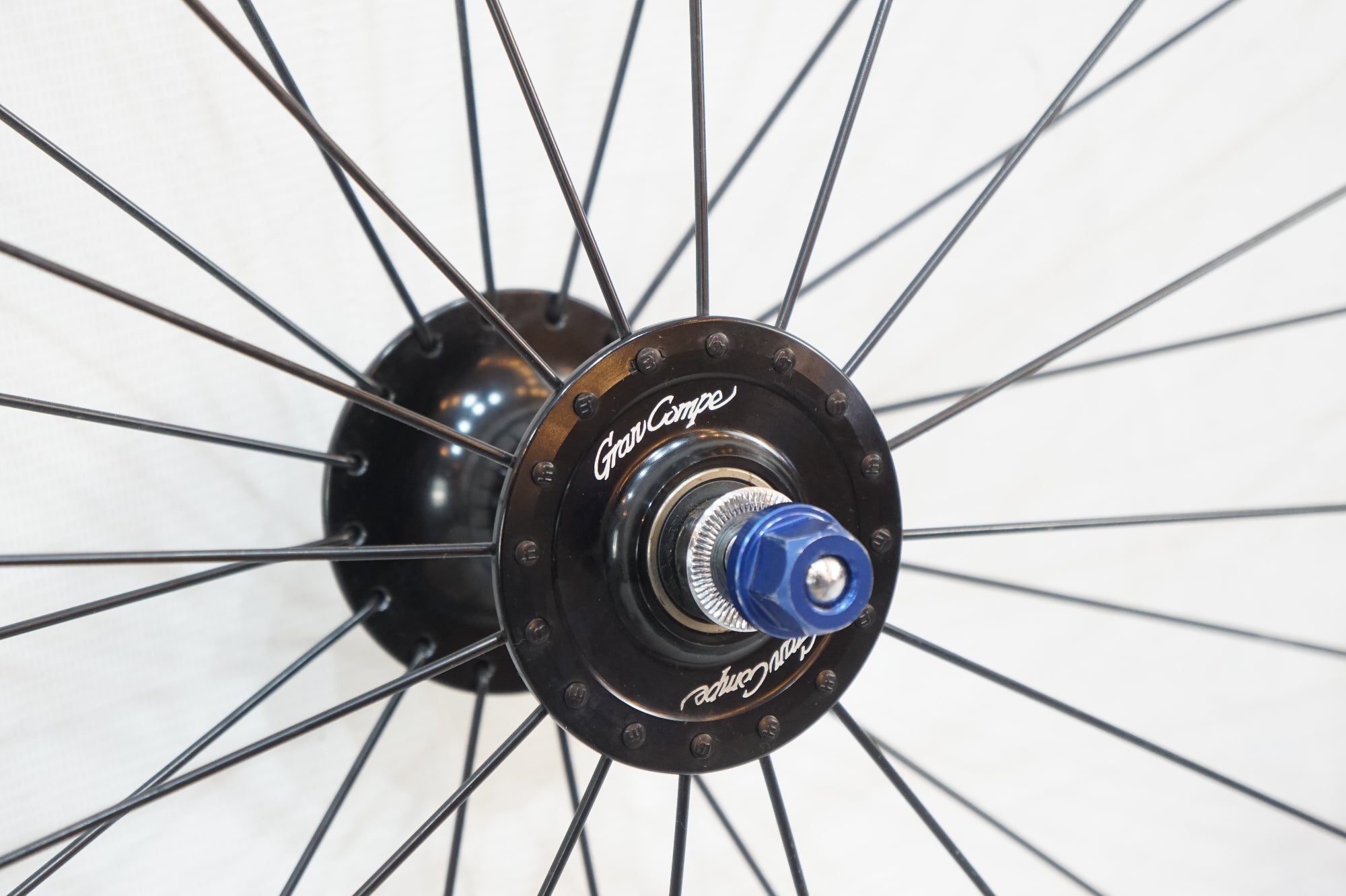 H PLUS SON 「エイチプラスサン」 GRALUS SON GRAM COMPEハブ 手組 フロントホイール / バイチャリ浦和ベース