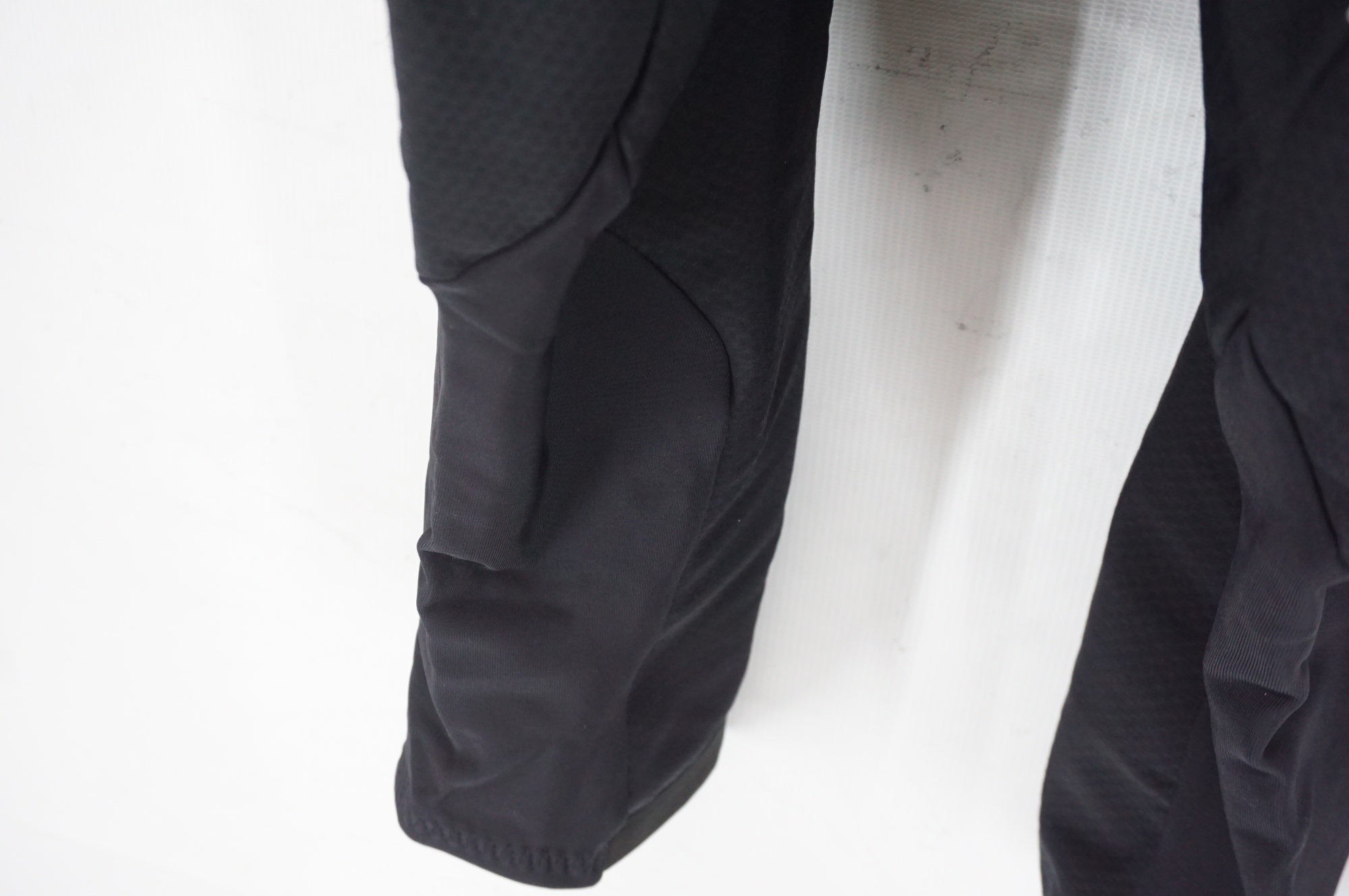 ASSOS 「アソス」 TK.TIBURU S7 Lサイズ ビブショーツ / 阪急塚口店