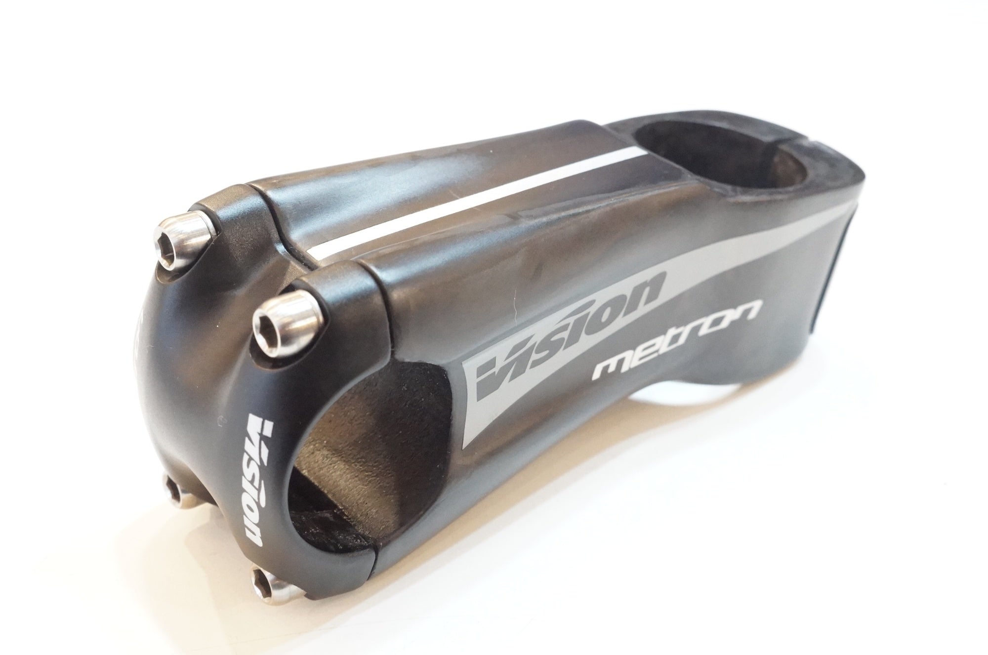 VISION 「ヴィジョン」 METRON CARBON 90mm φ31.8 ステム / 浦和ベース
